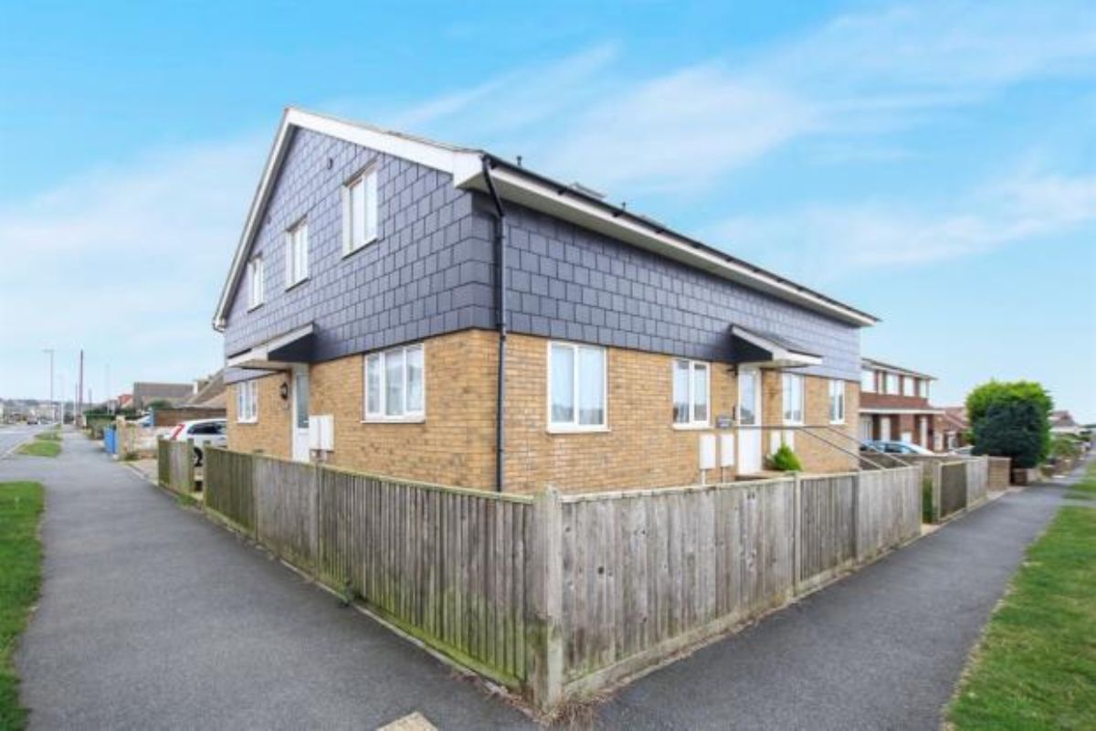 Free property report Flat 3, 57 Mayfield Avenue, Peacehaven, BN10 8RE