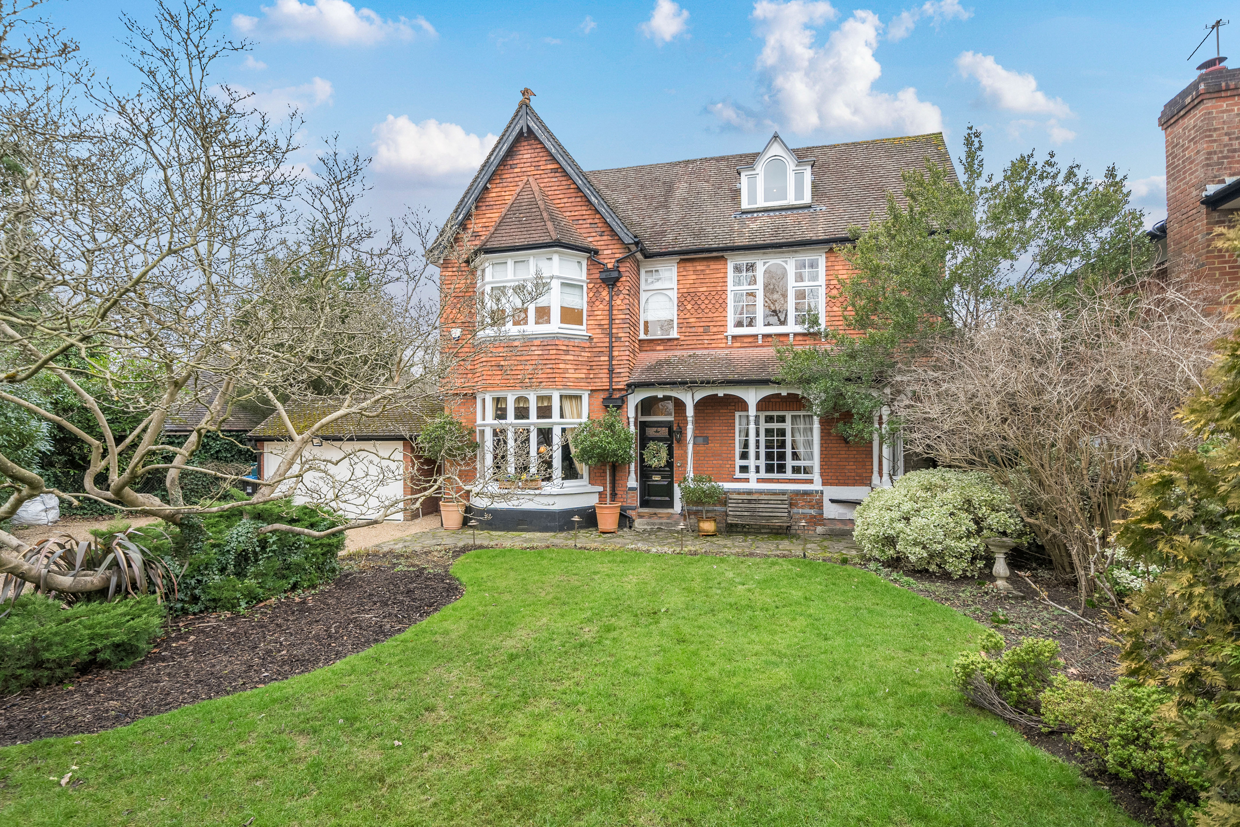 5 bedroom detached house for sale 0