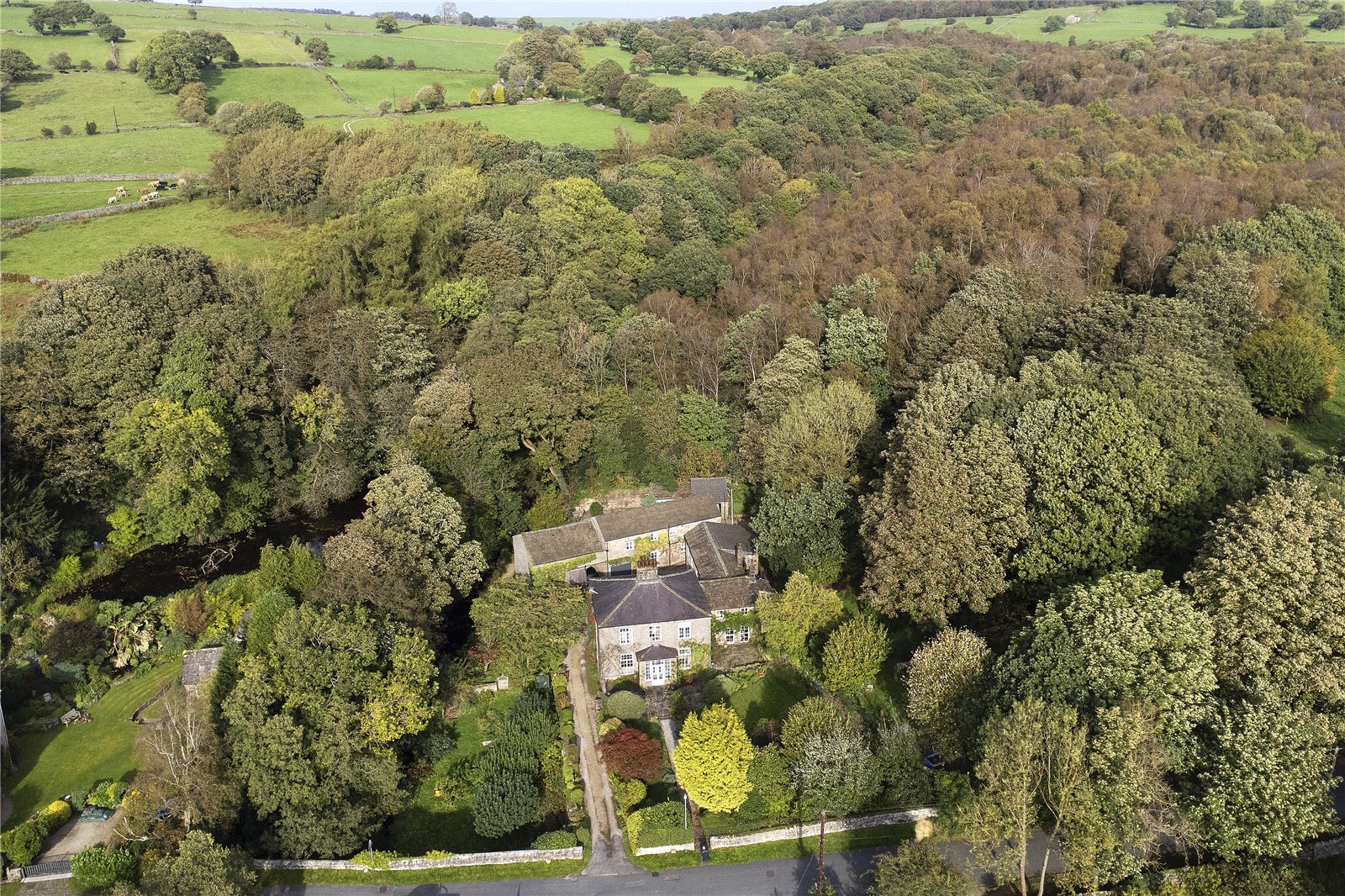 5 bedroom detached house for sale 0