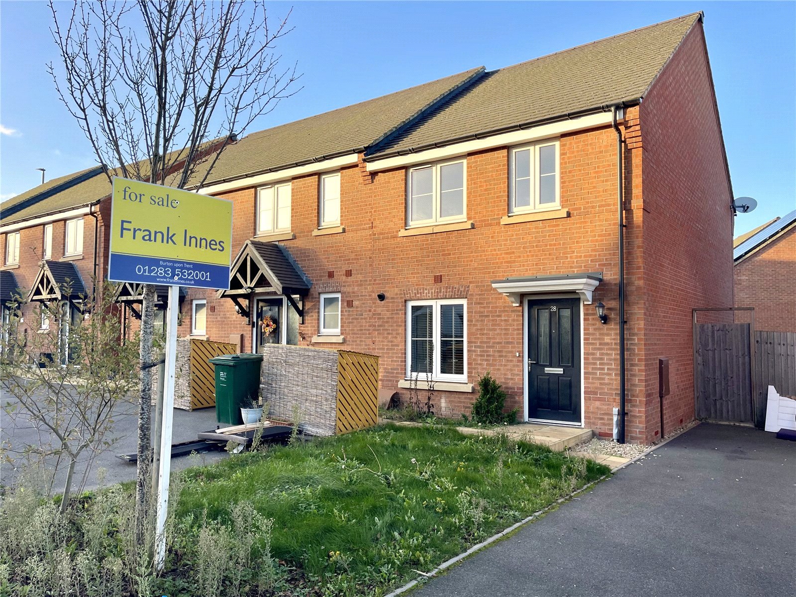 3-bed terraced on 28, Sharcote Drive, Burton-on-Trent, £200,000