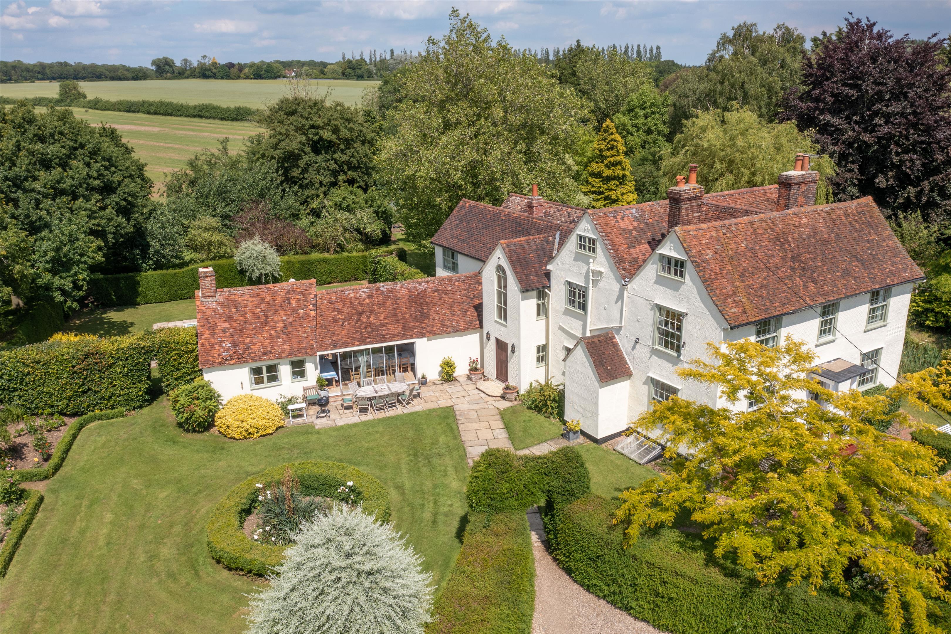 5 bedroom farmhouse for sale in Chichester