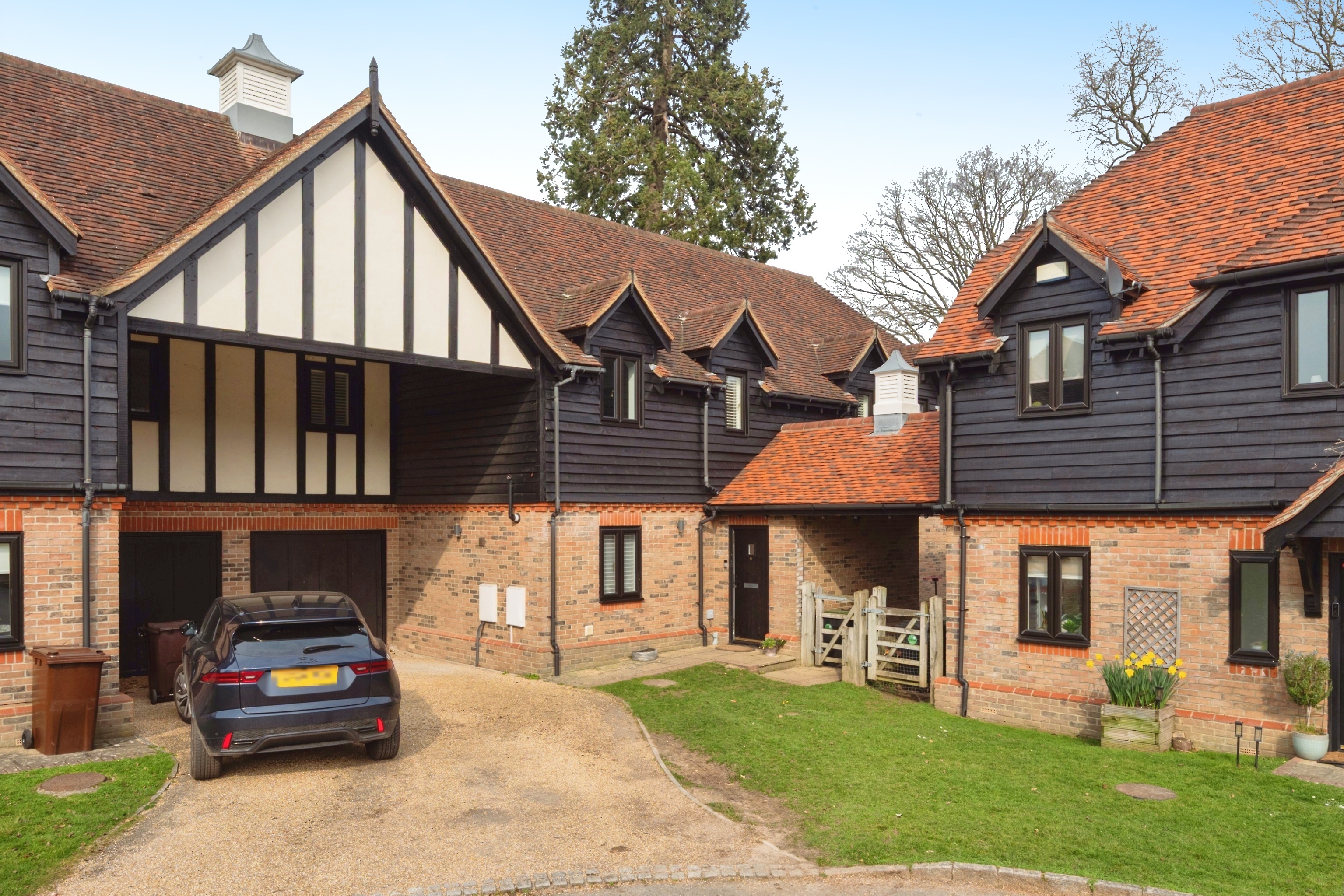 4 bedroom detached house for sale in Hartfield