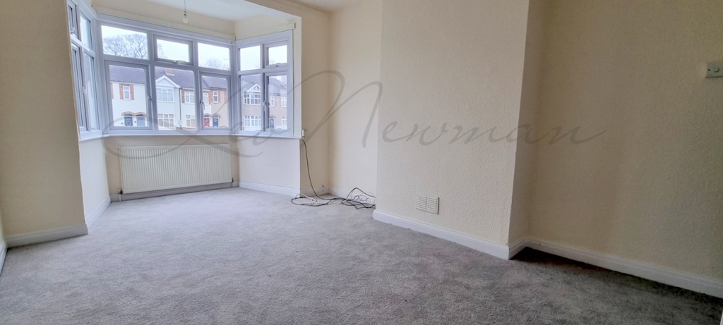 Flat 18 2 bed Lodge Court, High Street, Essex photo 5