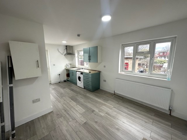 34 Colin Crescent,, Colin Crescent, Colindale photo 5