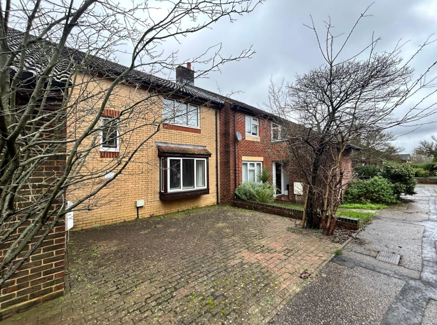 13, Crawley photo 5