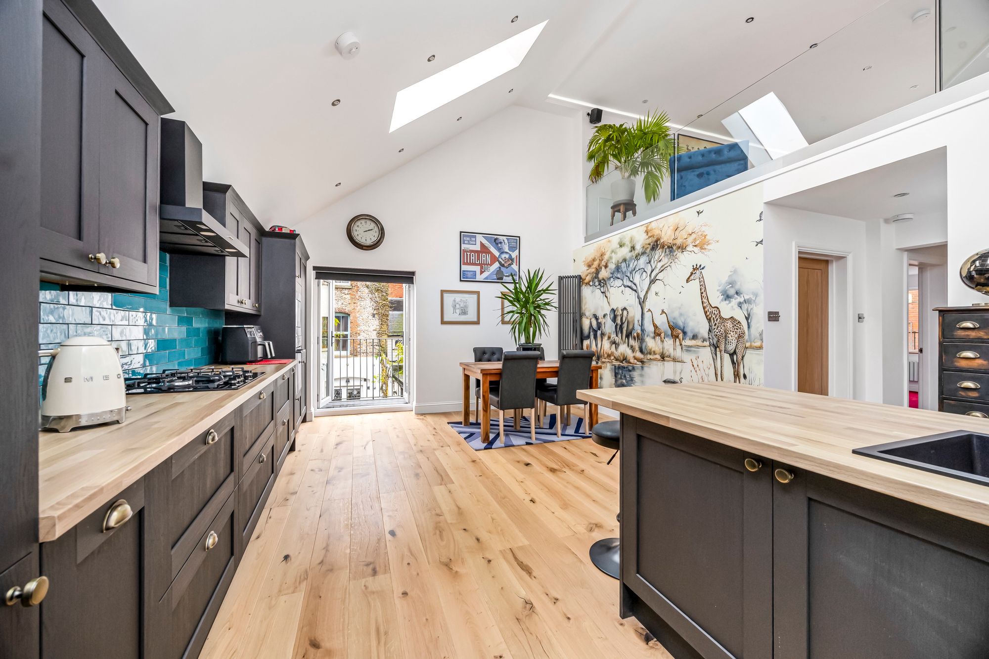 4 bedroom terraced house for sale 0