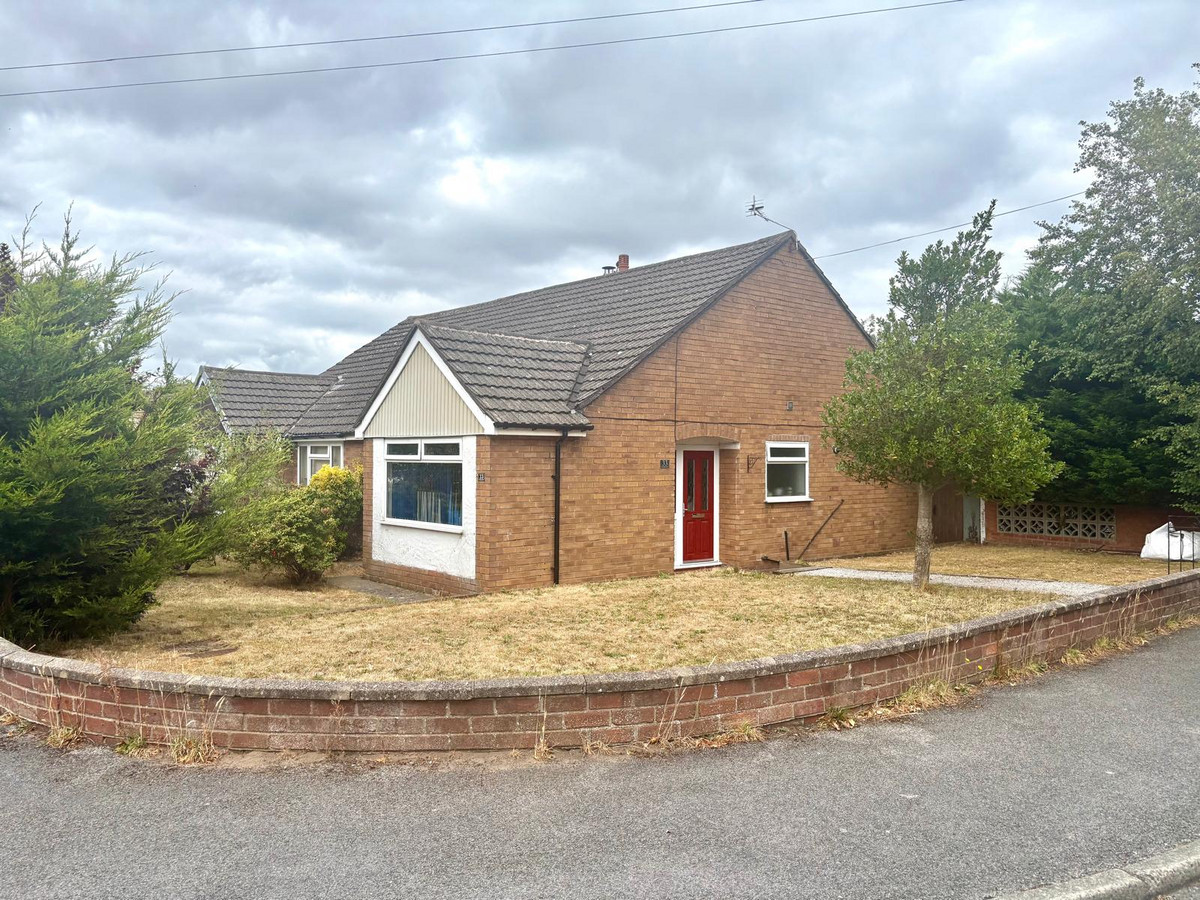33, Columbus Drive, Pensby photo 4