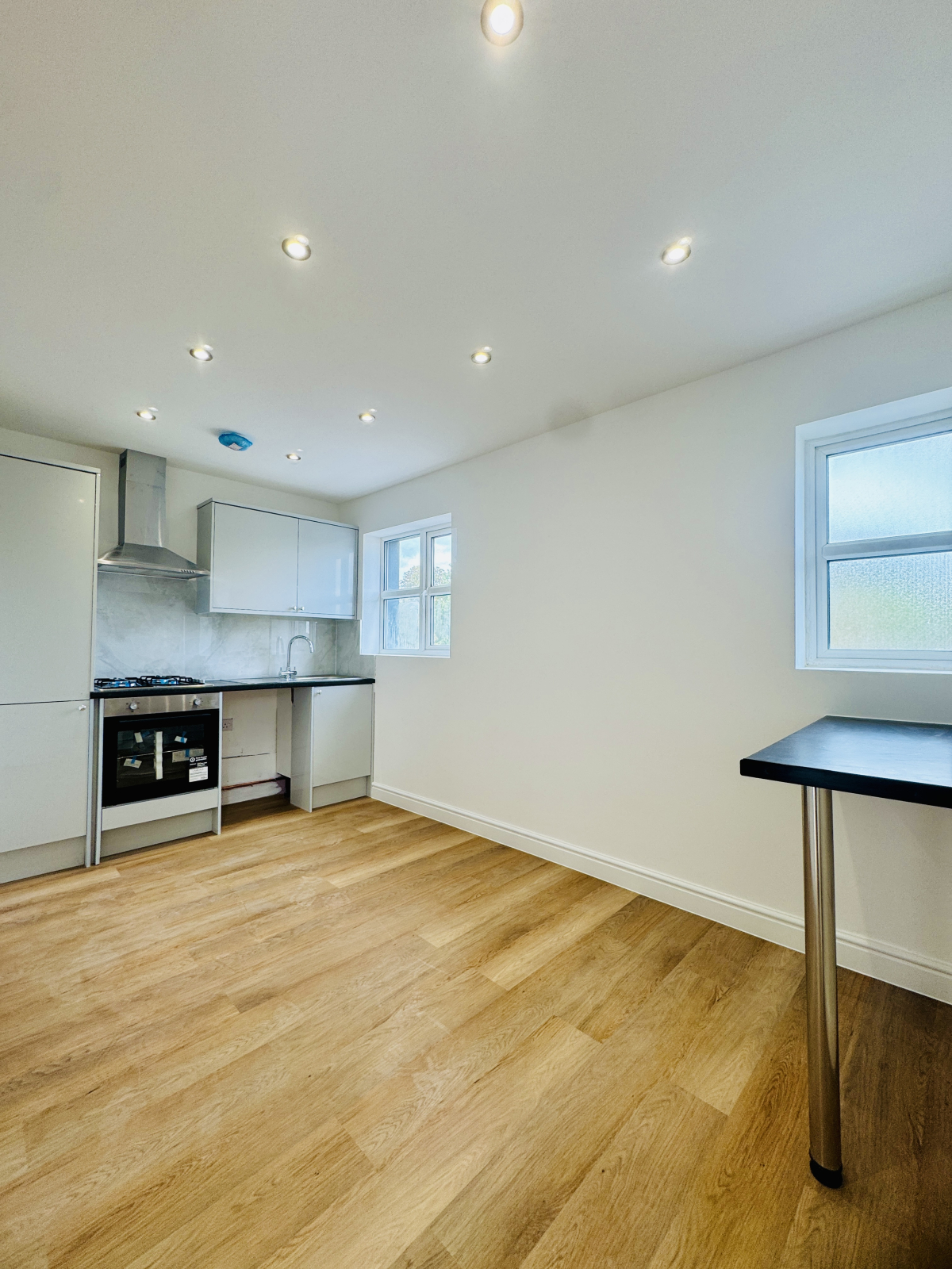 Flat 3, 417-421 Brighton Road, South Croydon, London photo 5
