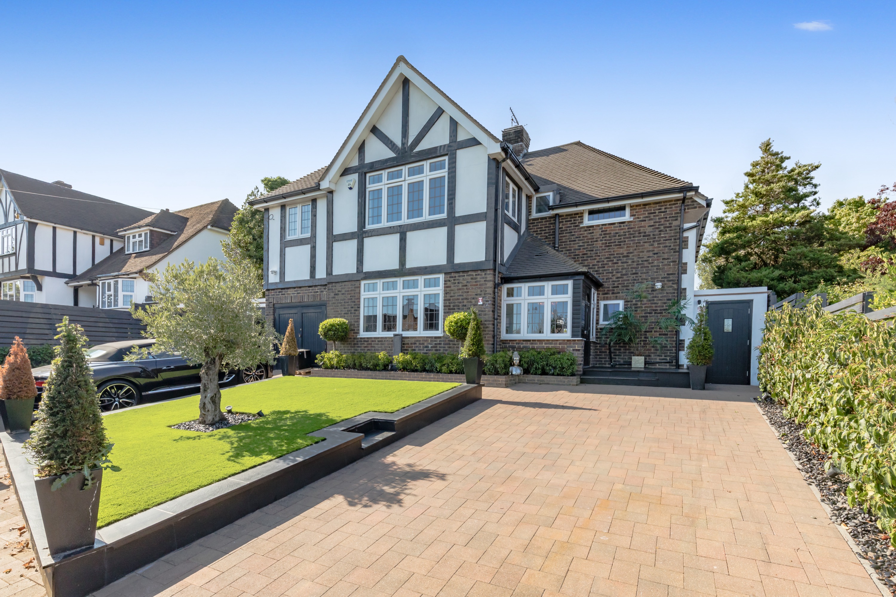 4 bedroom detached house for sale 0
