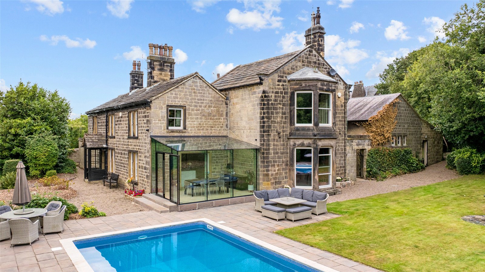 3 bedroom flat for sale