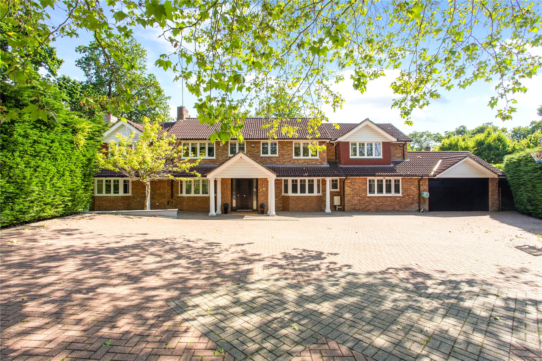 5 bedroom detached house for sale 0