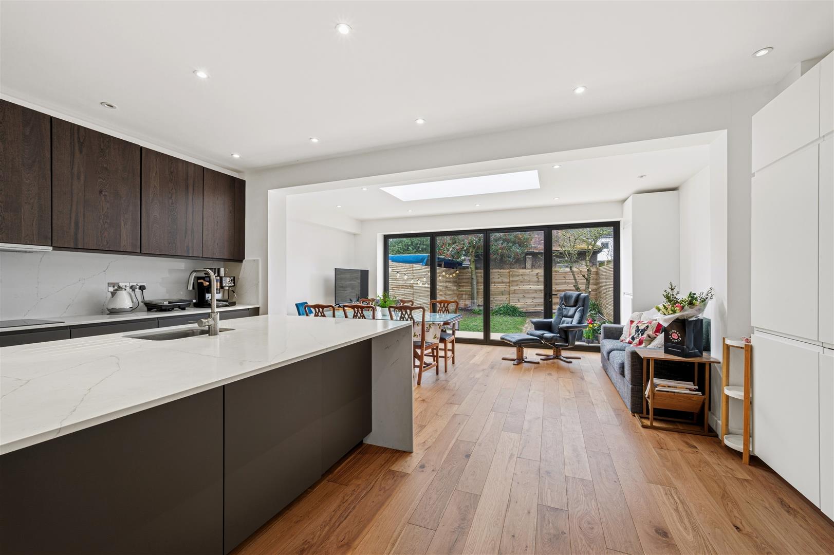 4 bedroom terraced house for sale 0