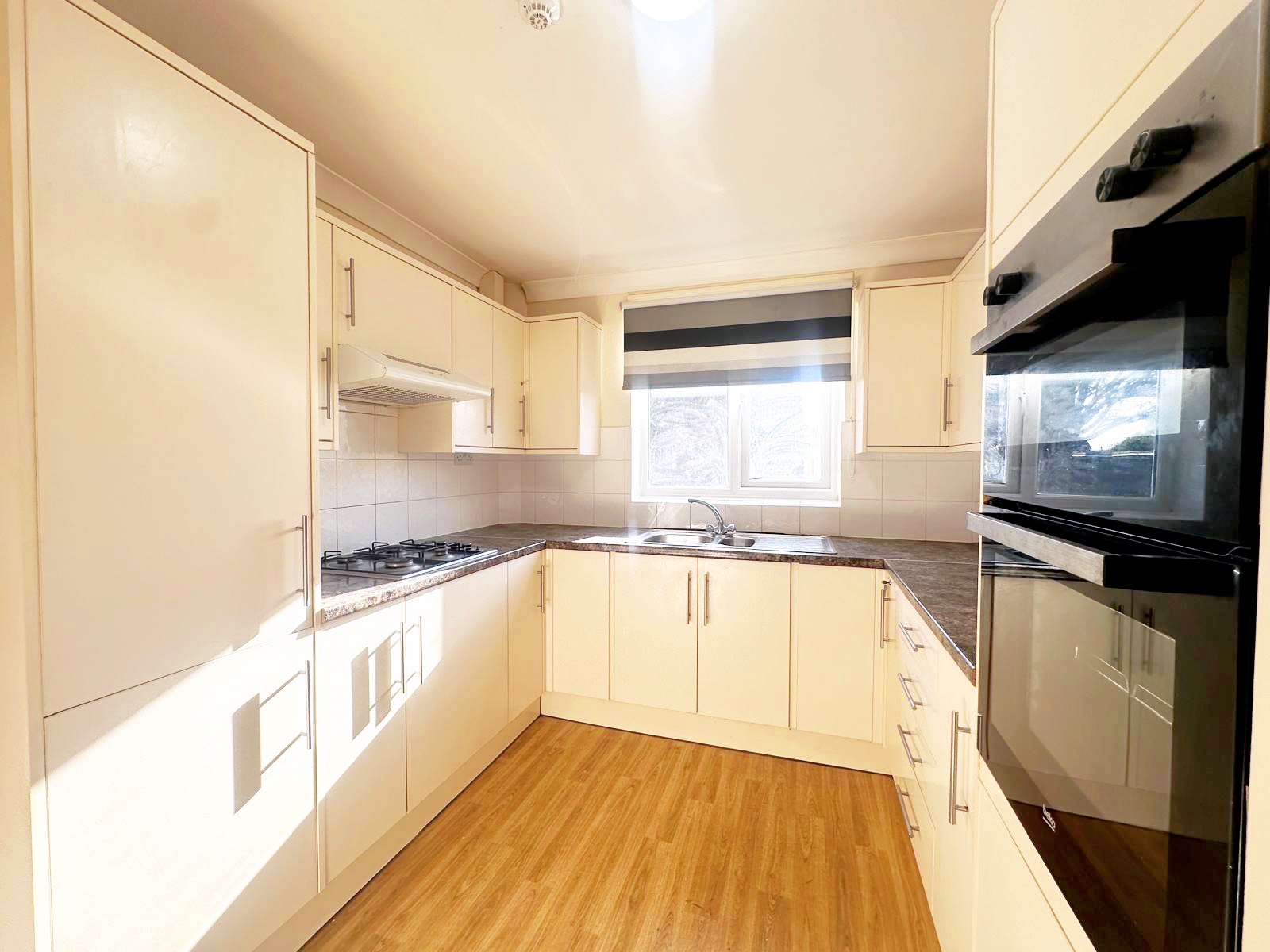 17, PETERBOROUGH photo 5