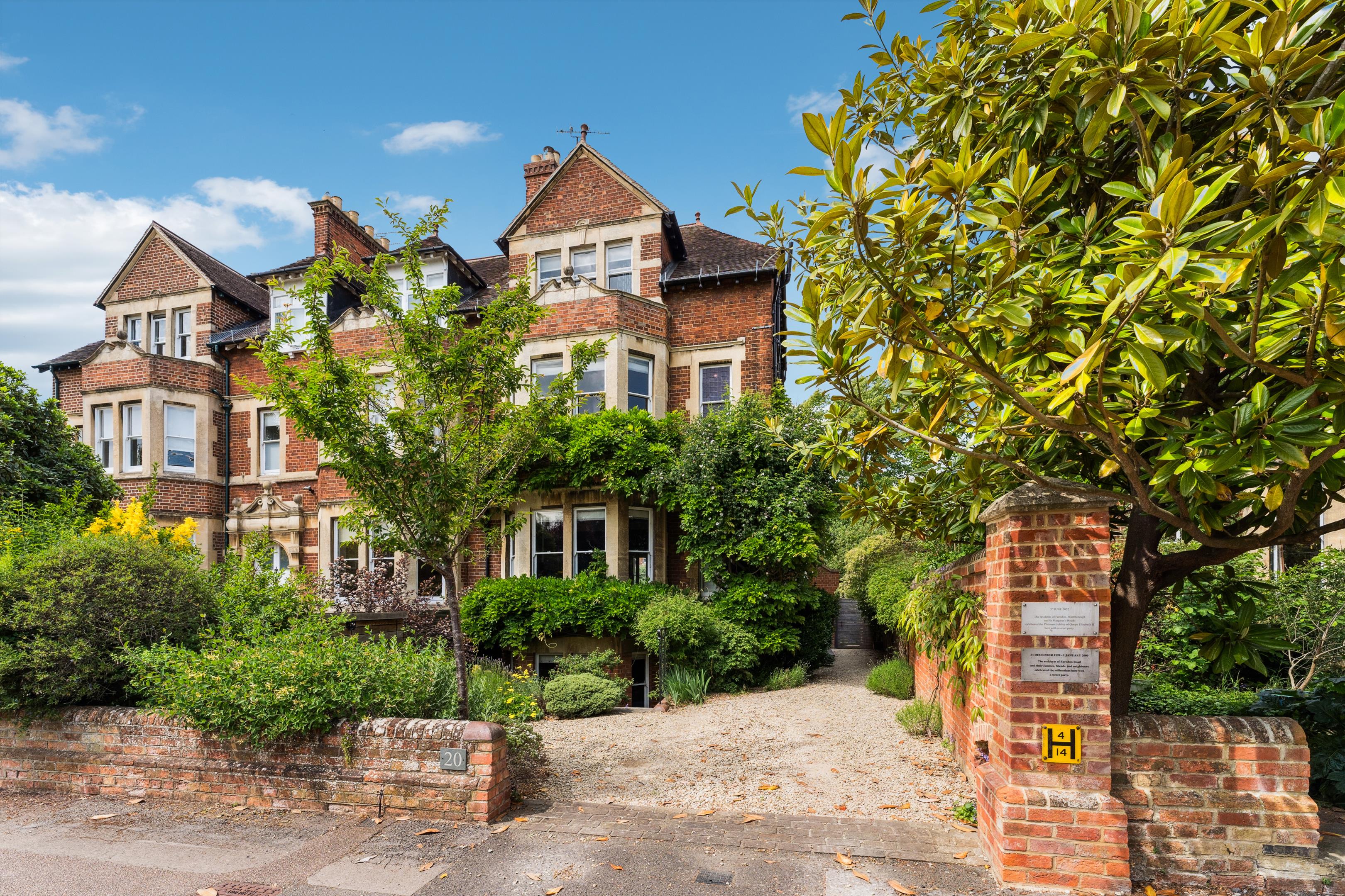 9 bedroom country house for sale