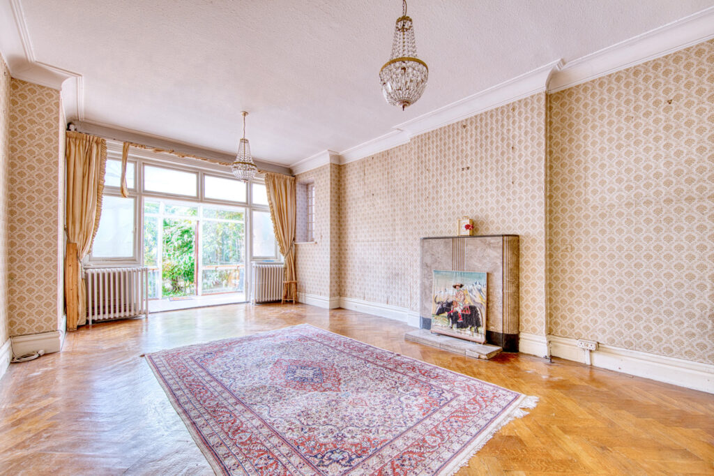 6 bedroom semi-detached house for sale 0