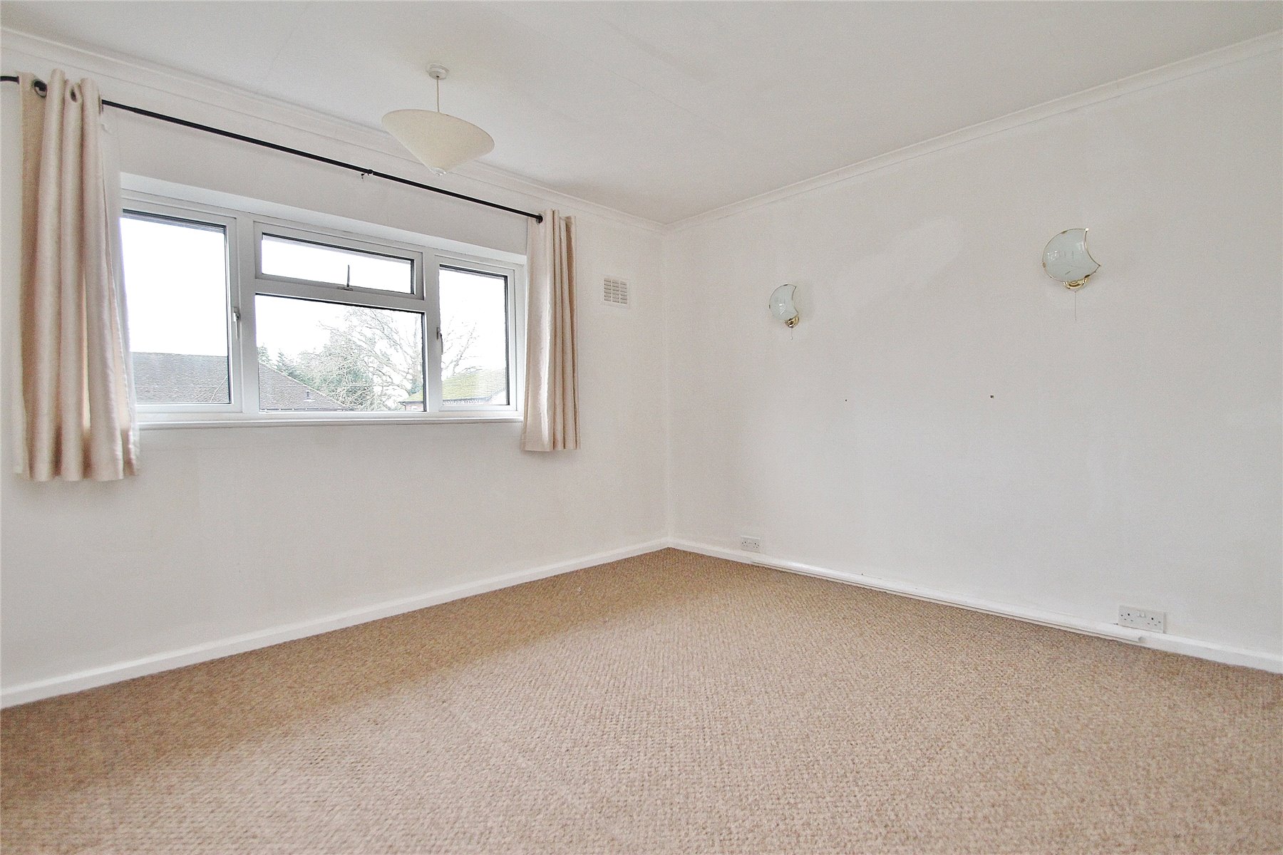 Free property report 23 Bracken Way, Chobham, Woking, GU24 8PR Chimnie