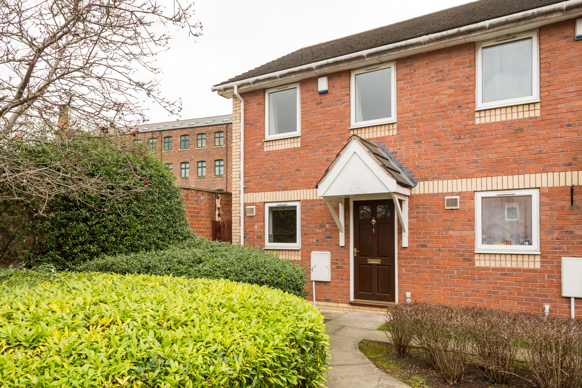 Free property report 1 Barbican Mews, York, YO10 5BZ Chimnie