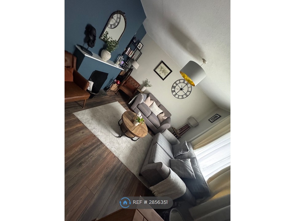 Mulbery Grove, Mulberry Grove, Swindon photo 2