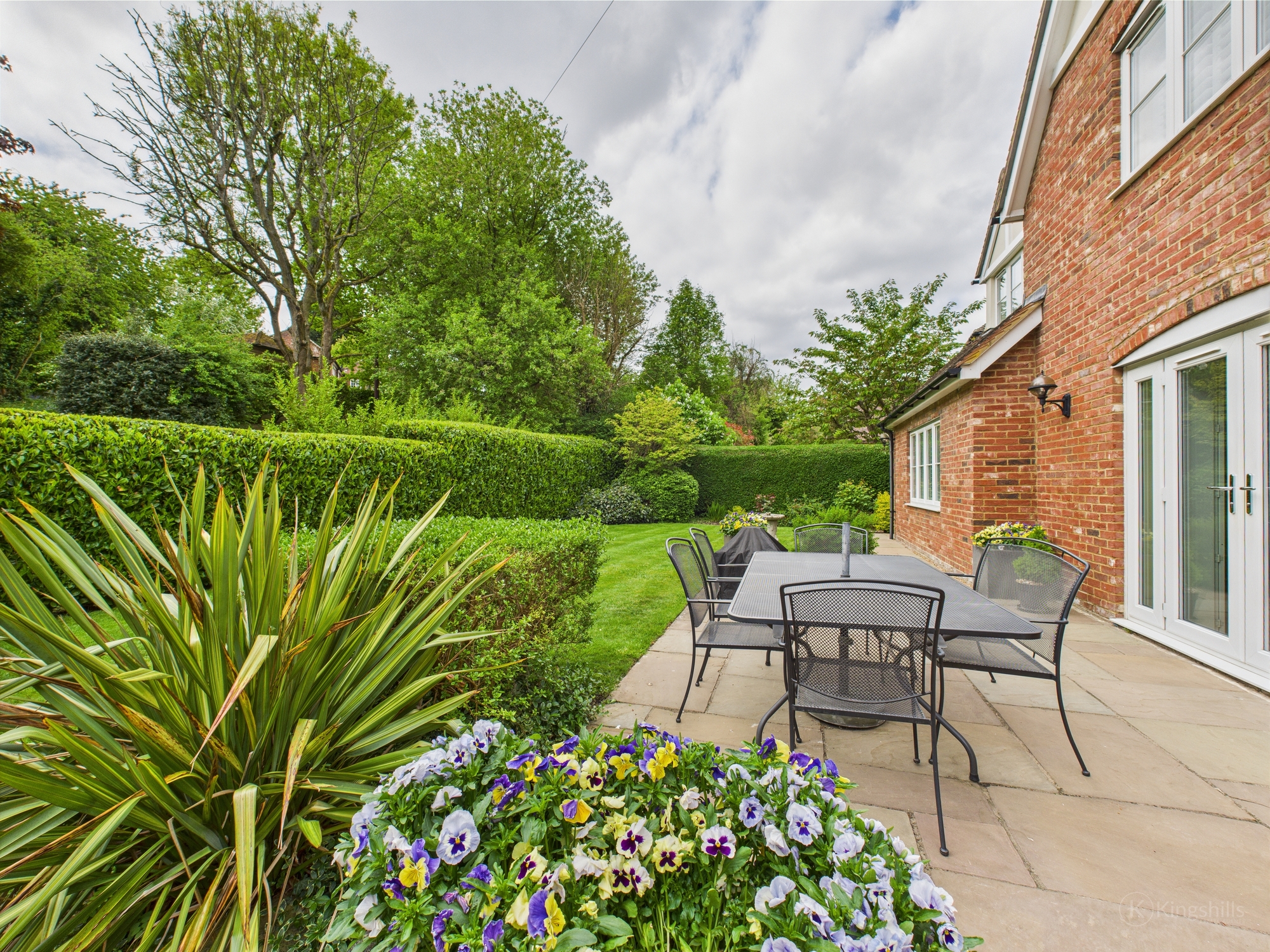 5 bedroom detached house for sale 0