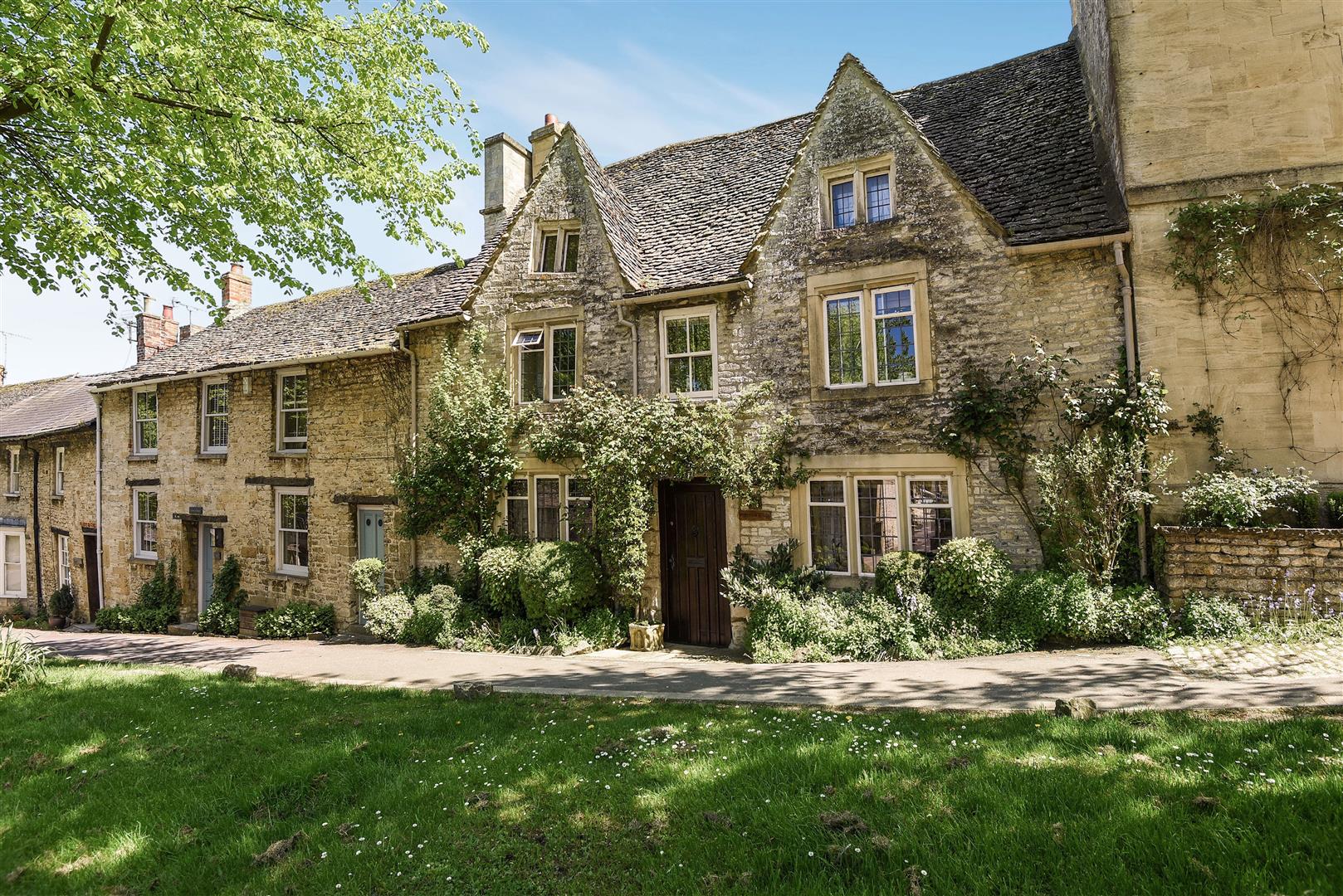 5 bedroom terraced house for sale in The Hill, Burford OX18