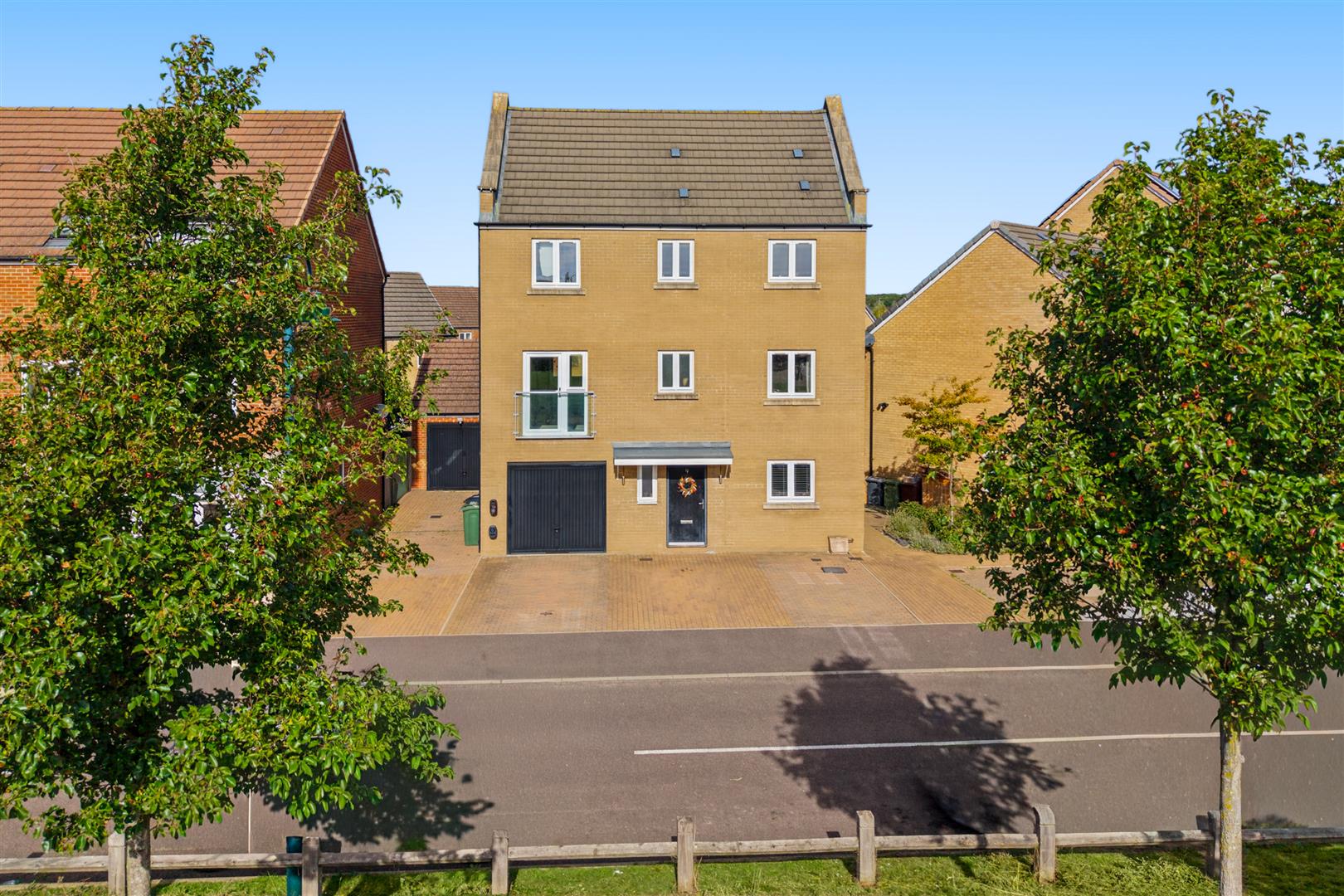 5 bed property for sale