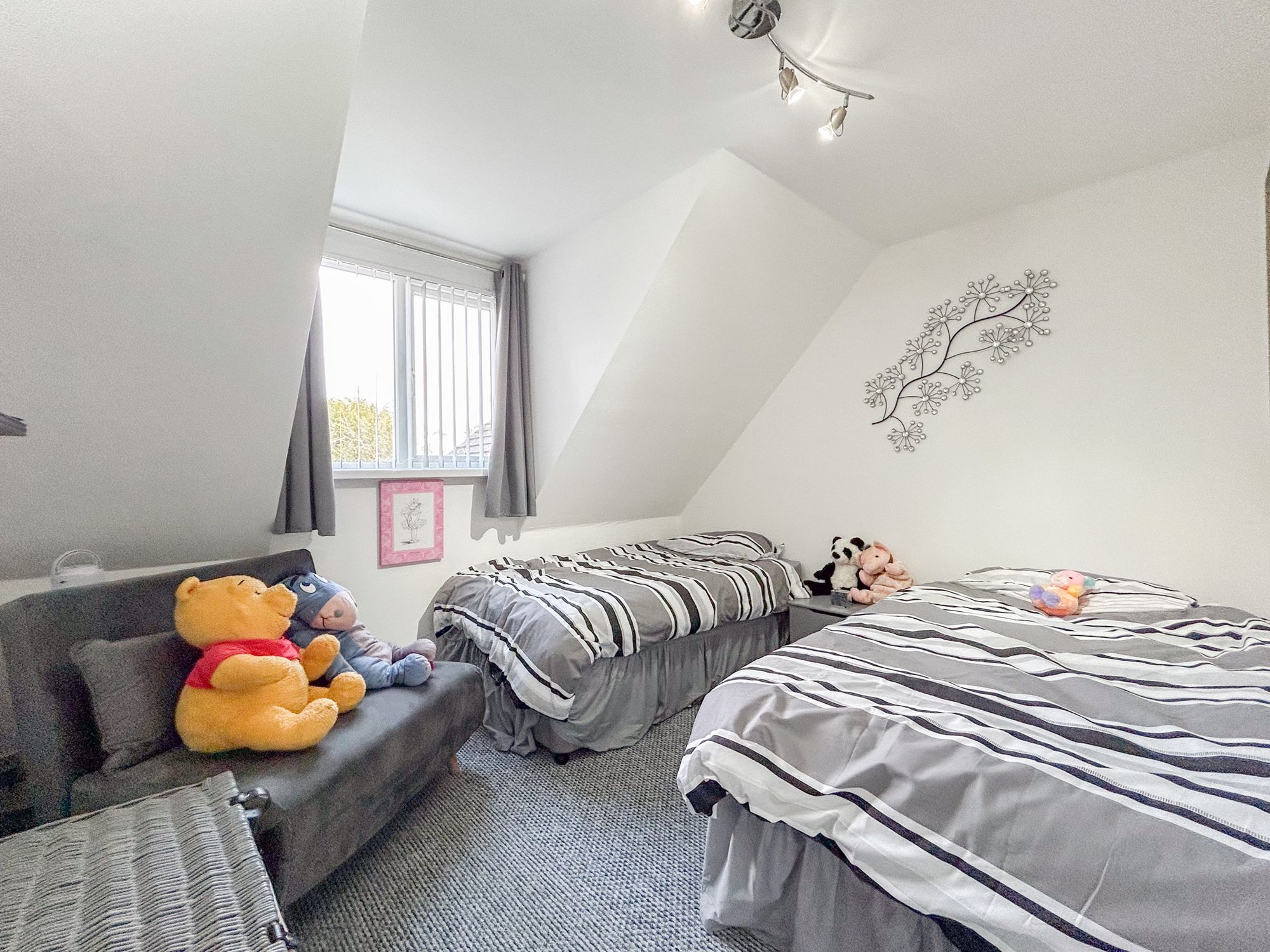 Photos of Cot Hill, Llanwern NP18 66850837 PrimeLocation