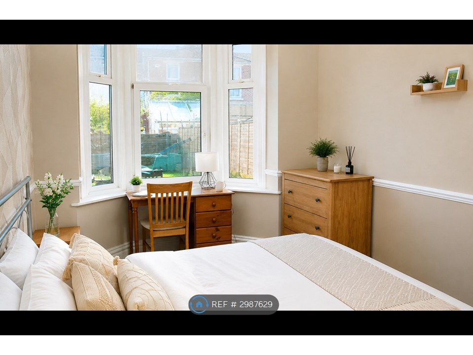 77, Empshott Road, Southsea photo 2