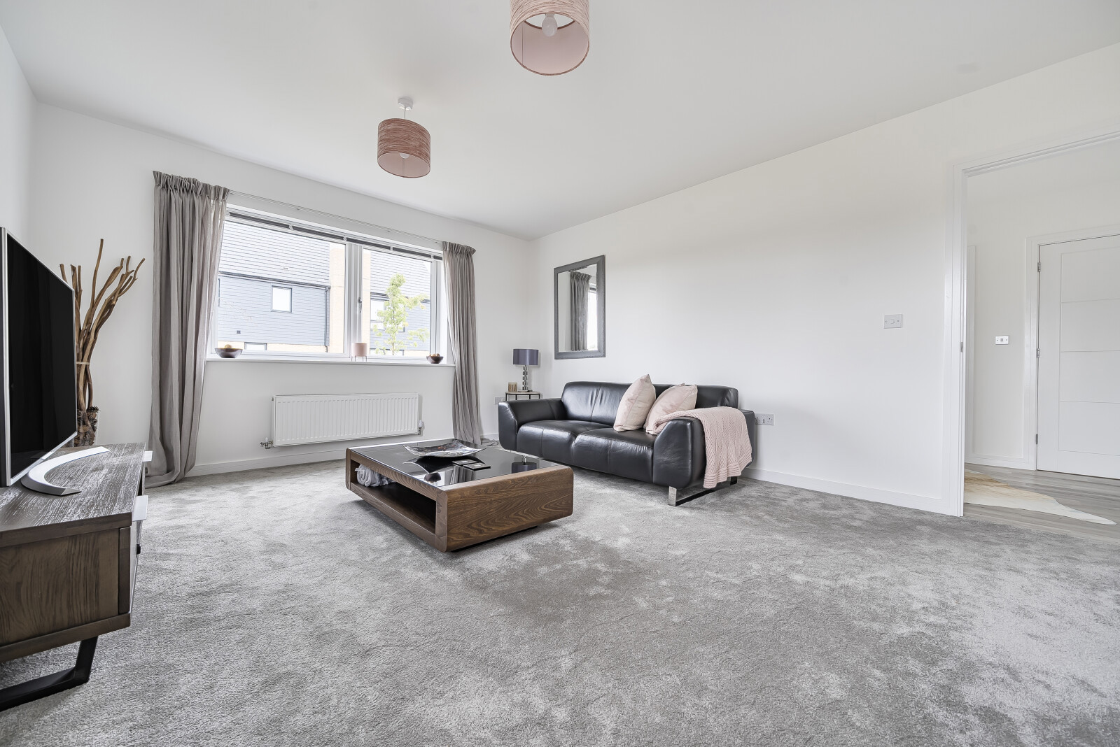 4 bedroom detached house for sale 0