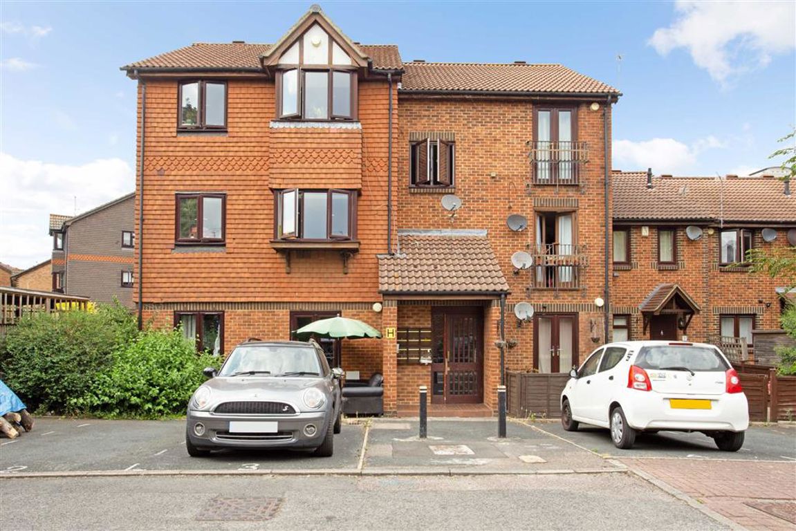 4, Redstart Close, London photo 2