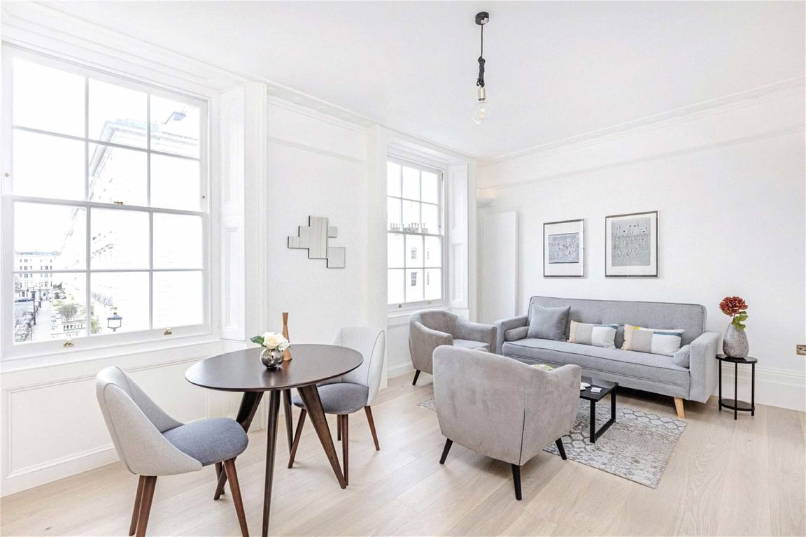 Flat 5, 79, Warwick Square, London photo 3