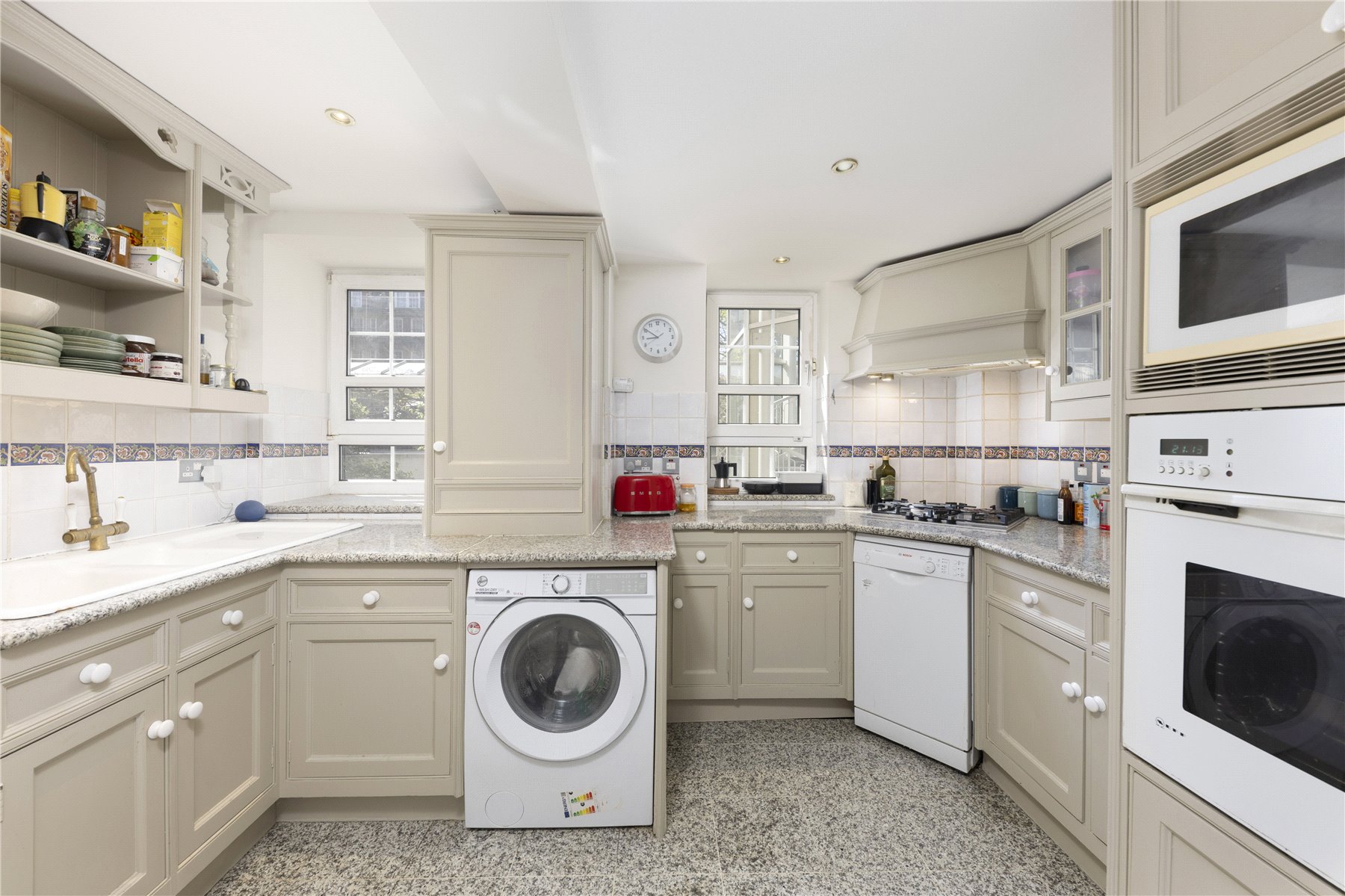2 bedroom flat for sale 0