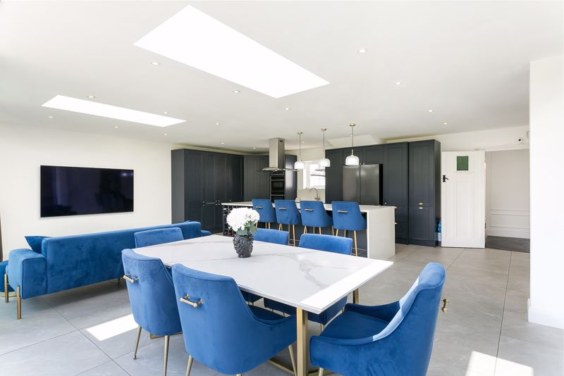 5 bedroom detached house for sale 0