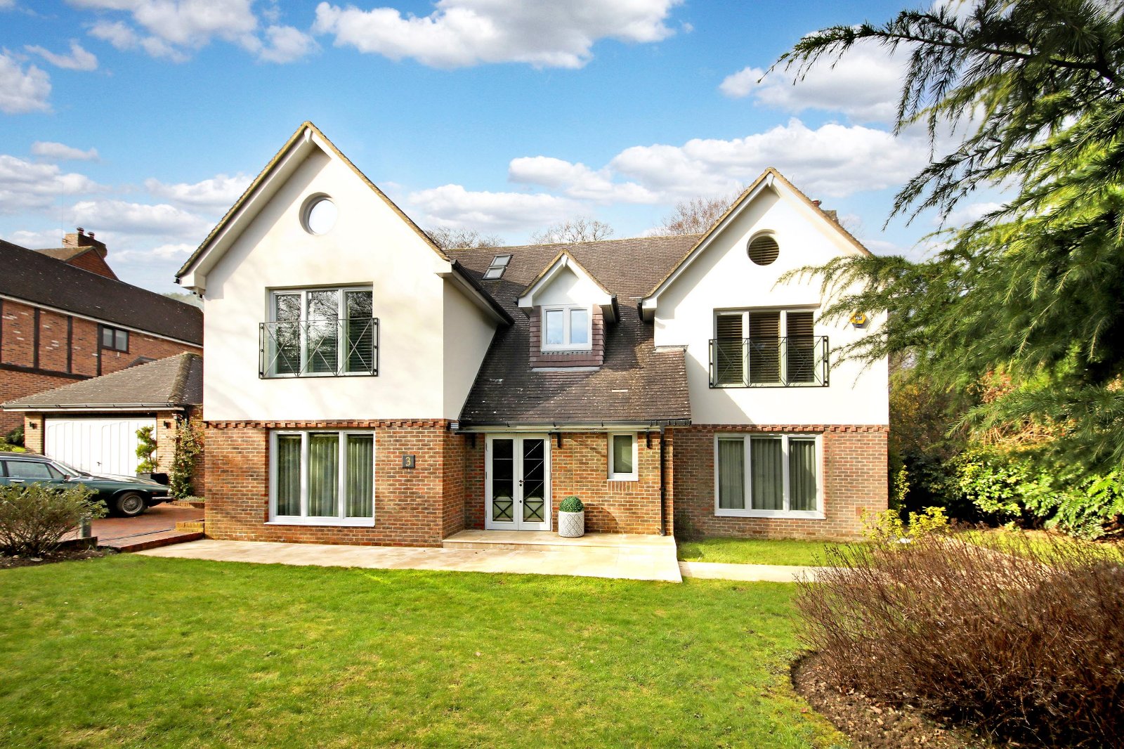 4 bedroom detached house for sale in Hornchurch The Luxury Marketplace