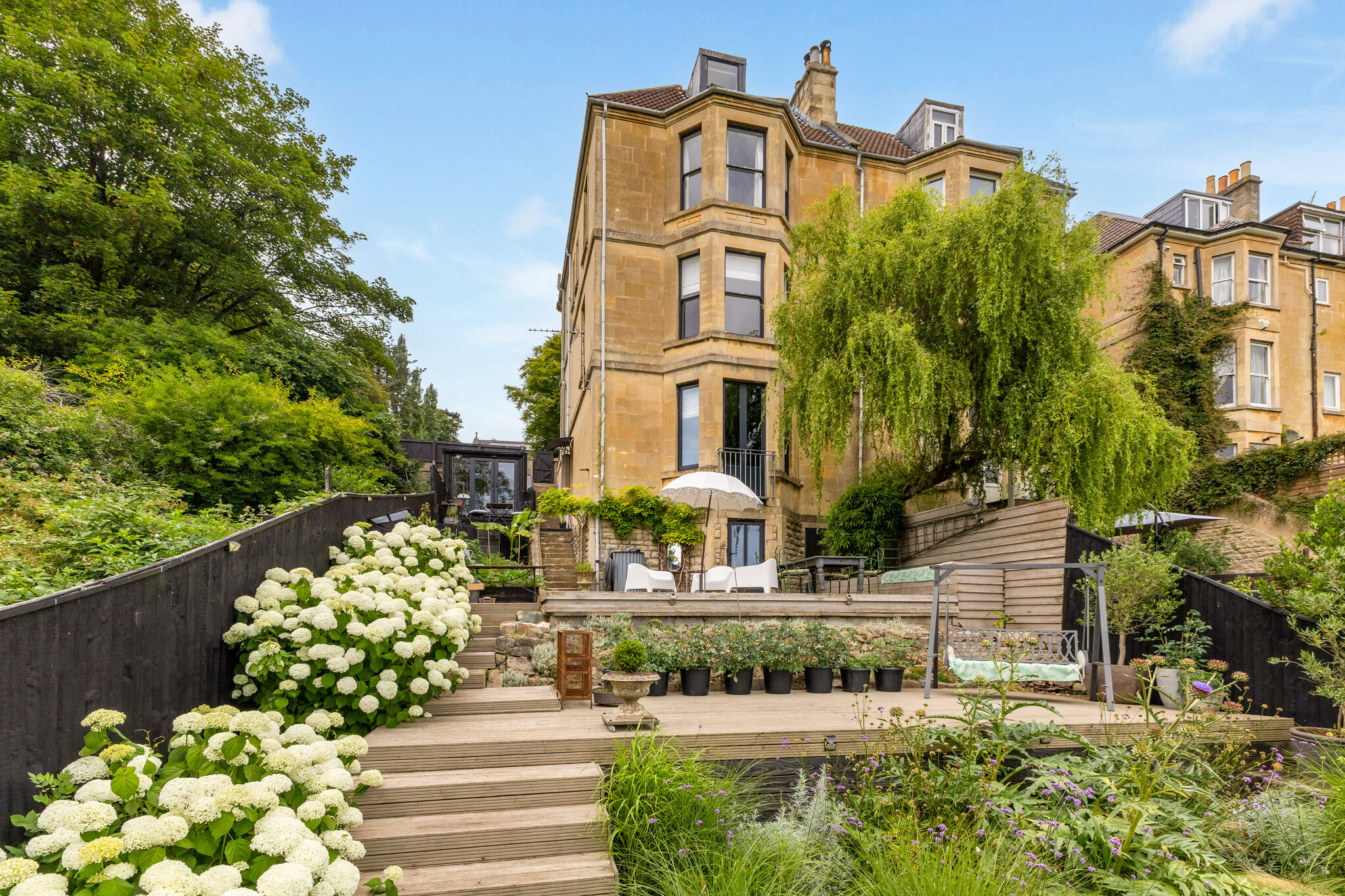 4 bedroom semi-detached house for sale 0