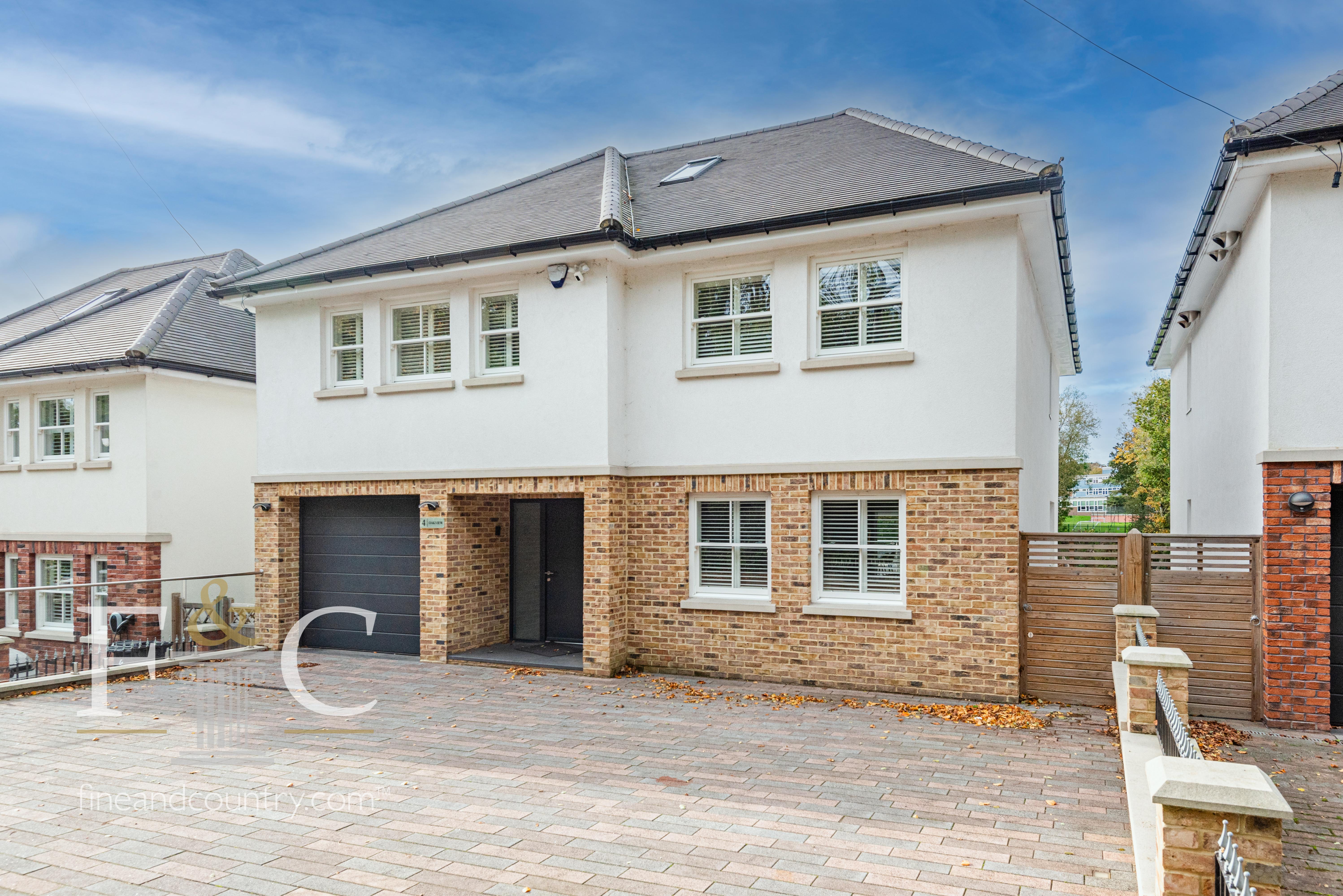 6 bedroom detached house for sale 0