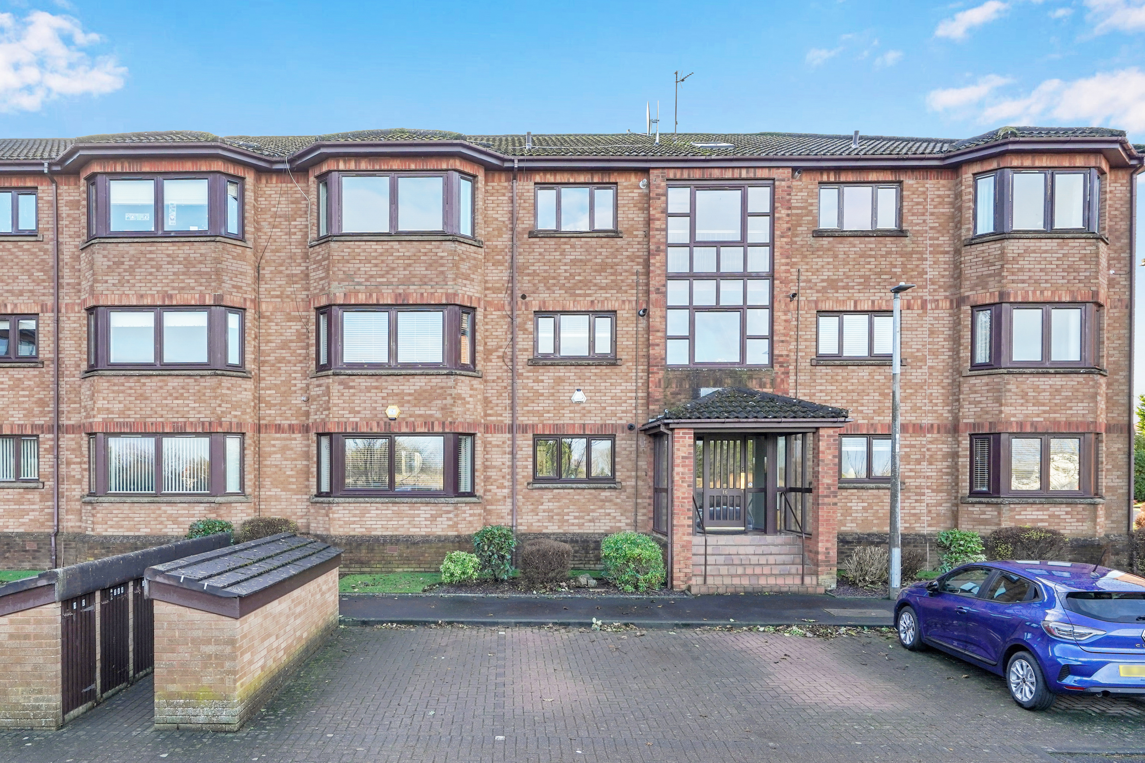 3-bed flat on 16/4, Cramond Road North, Cramond, Edinburgh, £330,000