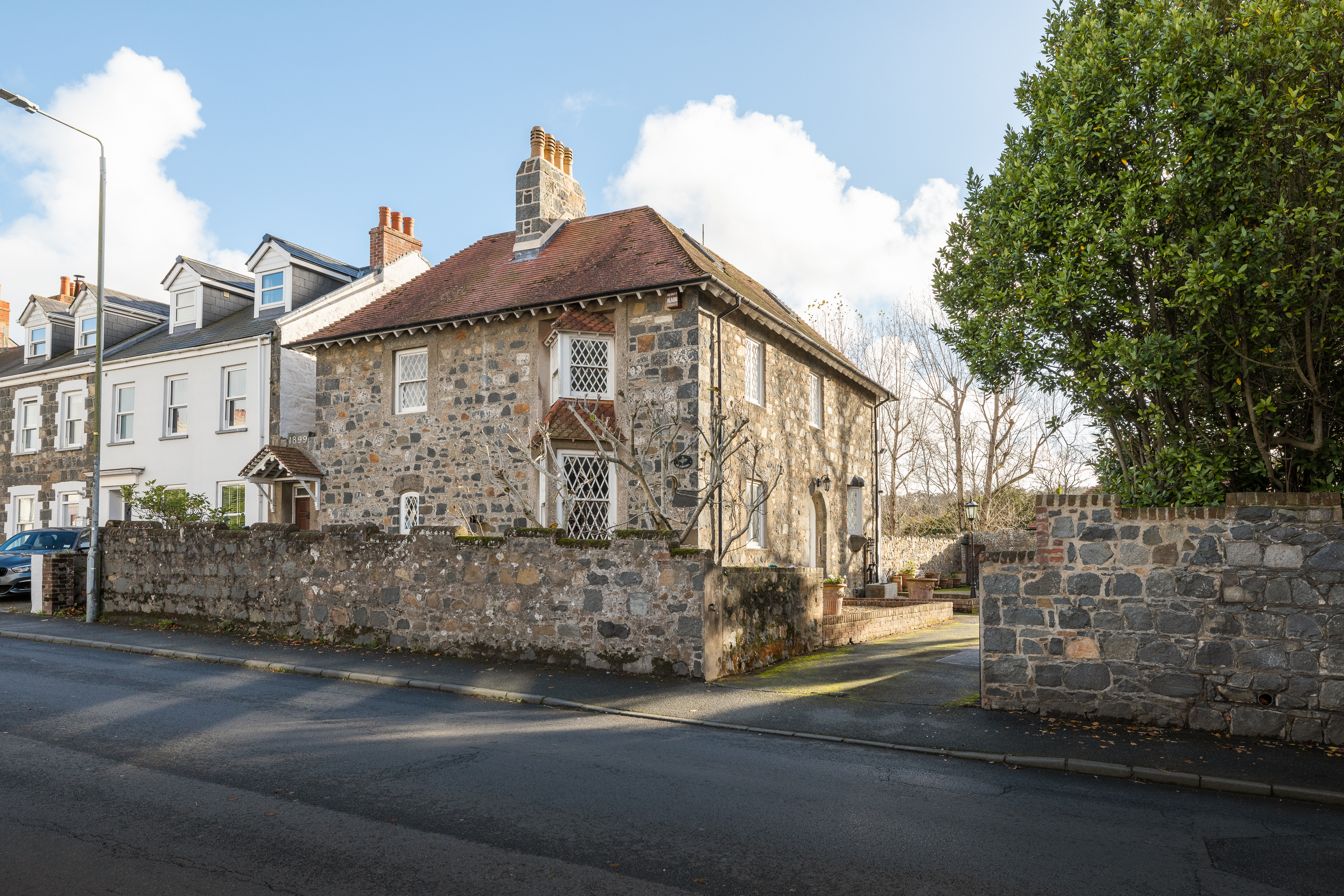 3 bedroom town house for sale 0