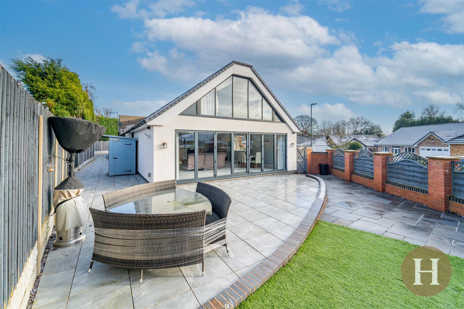 5 bedroom detached house for sale 0
