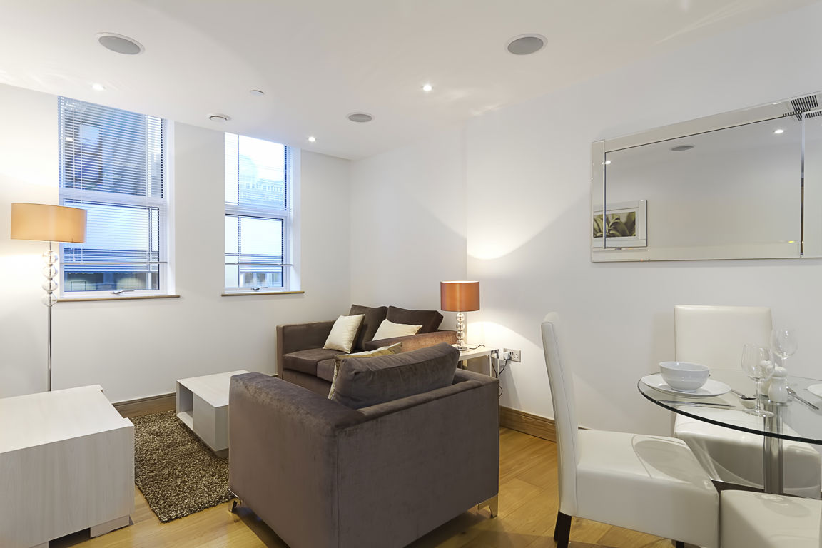 Flat 8, 4-7, Red Lion Court, London photo 4