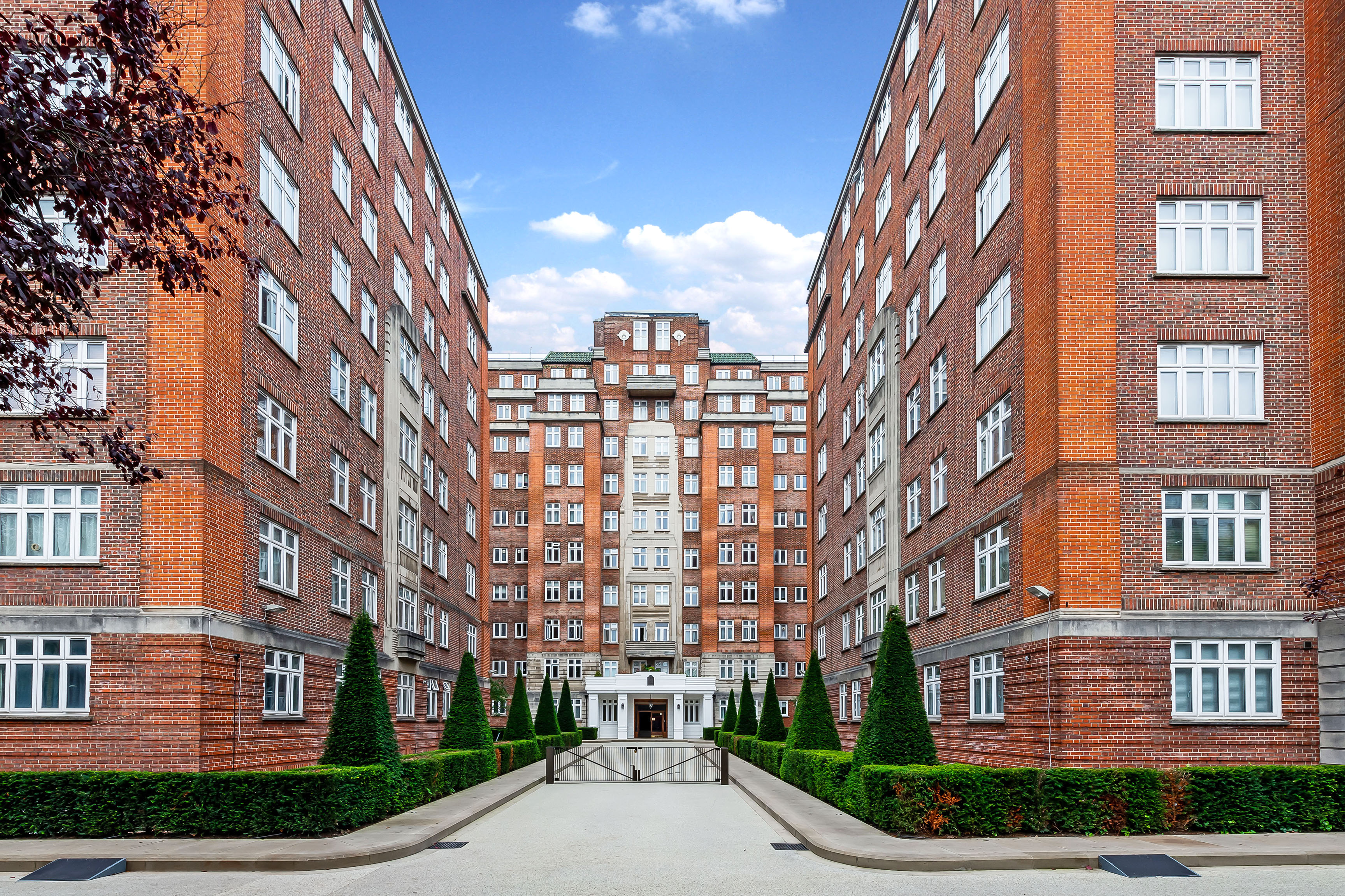 3 bedroom flat for sale 0
