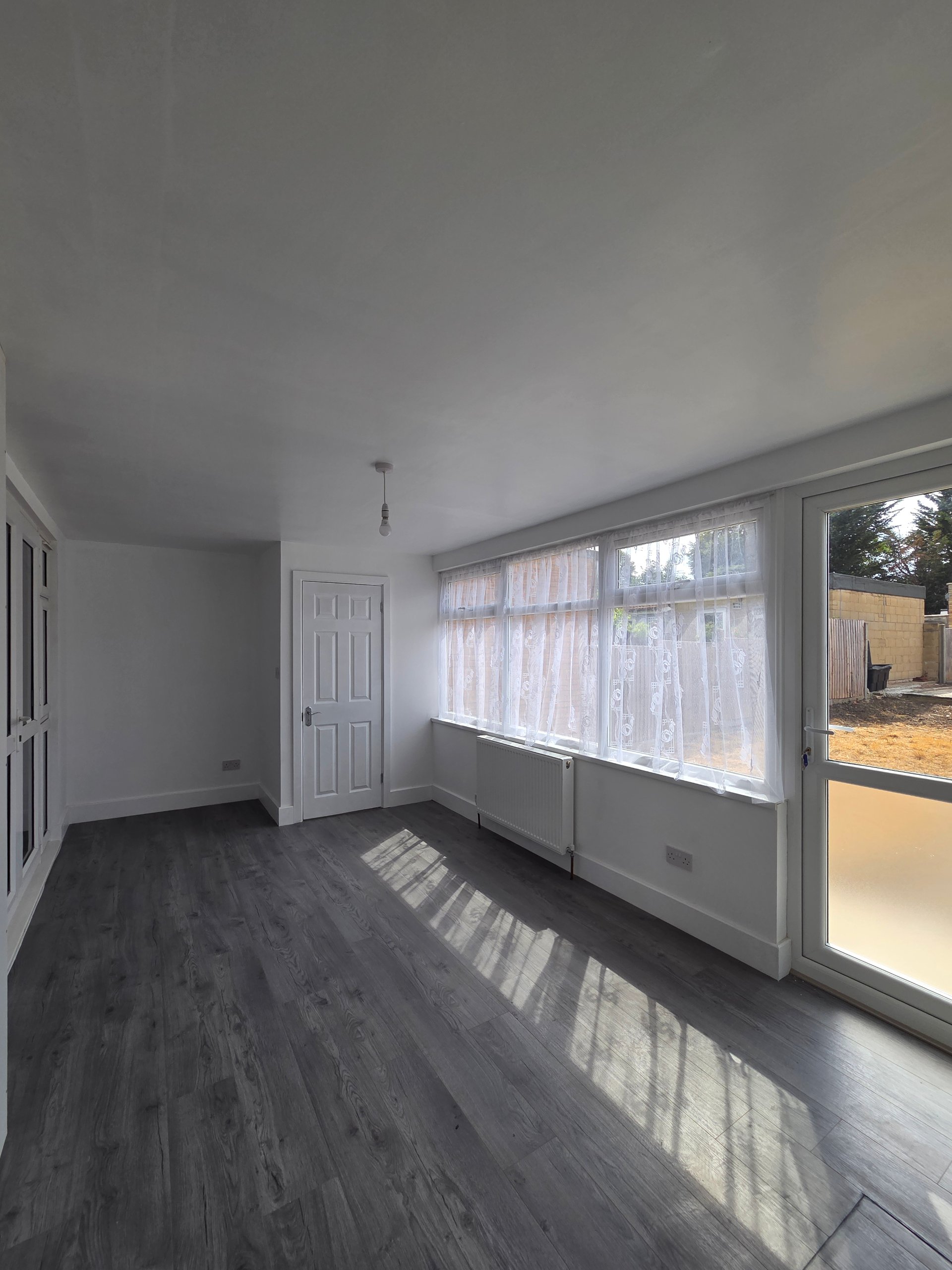 15B, Laurel Road, London photo 4