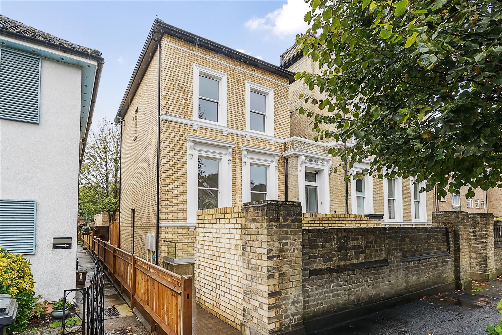 4 bedroom town house for sale 0