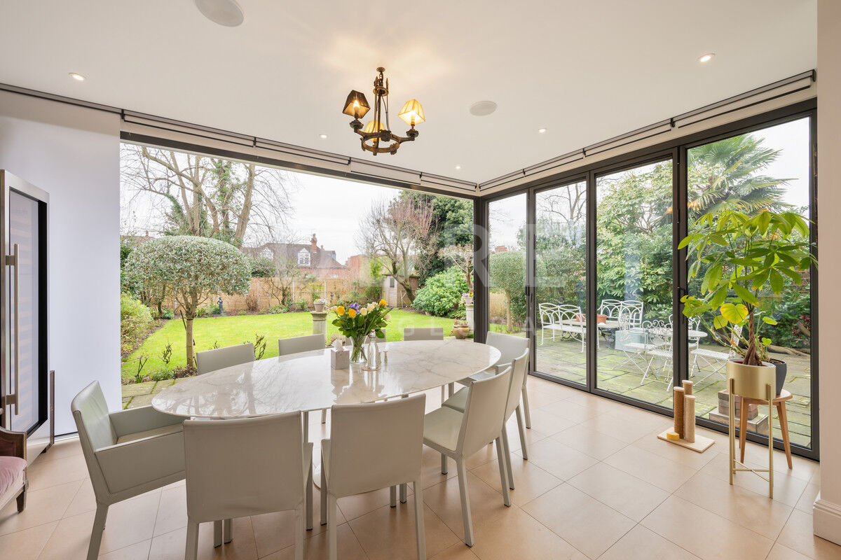 7 bedroom semi-detached house for sale 0