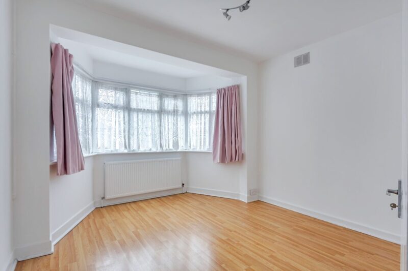 95, Park Avenue North, Willesden Green photo 2