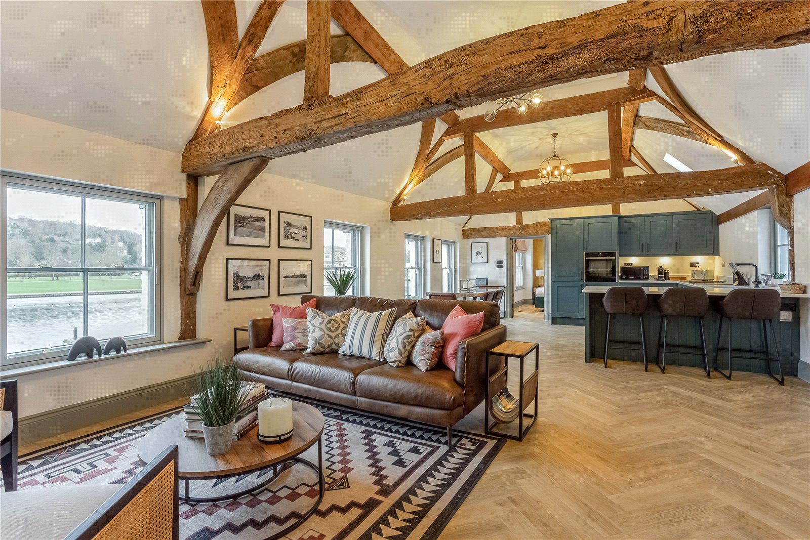 2 bedroom flat for sale 0