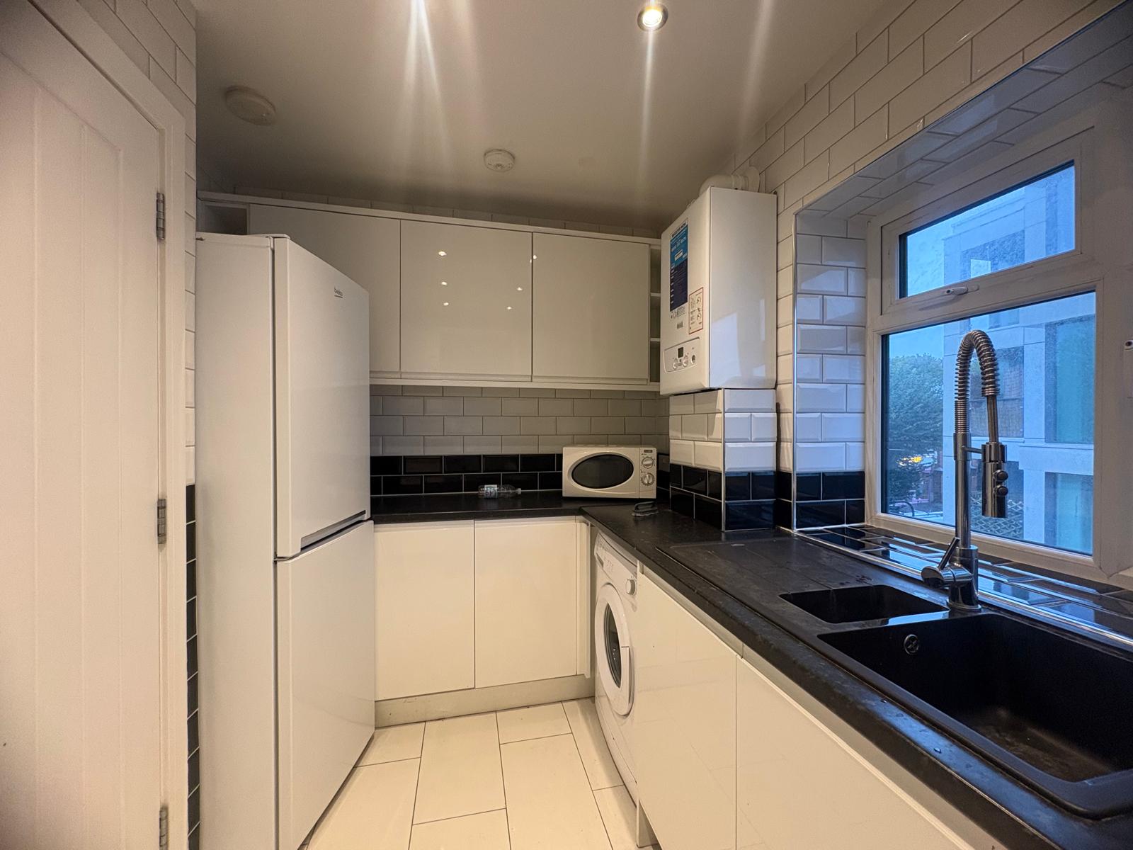 Clitherow Avenue, Hanwell photo 5