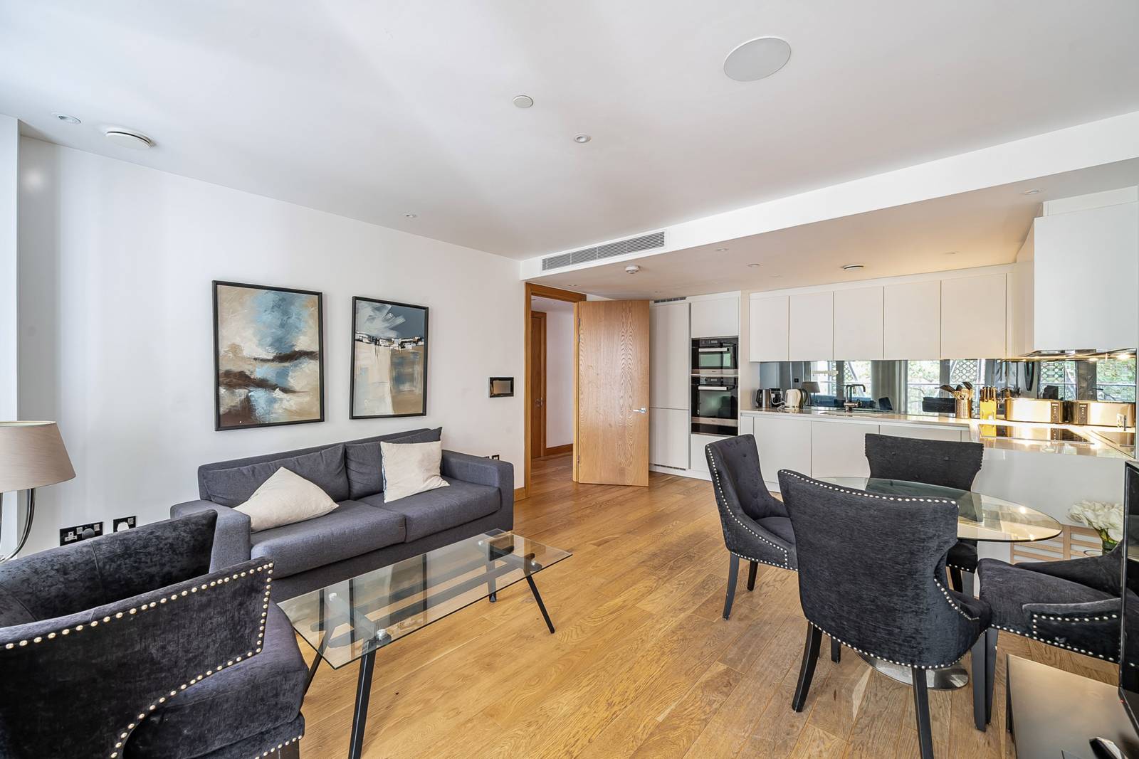 2 bedroom flat for sale 0