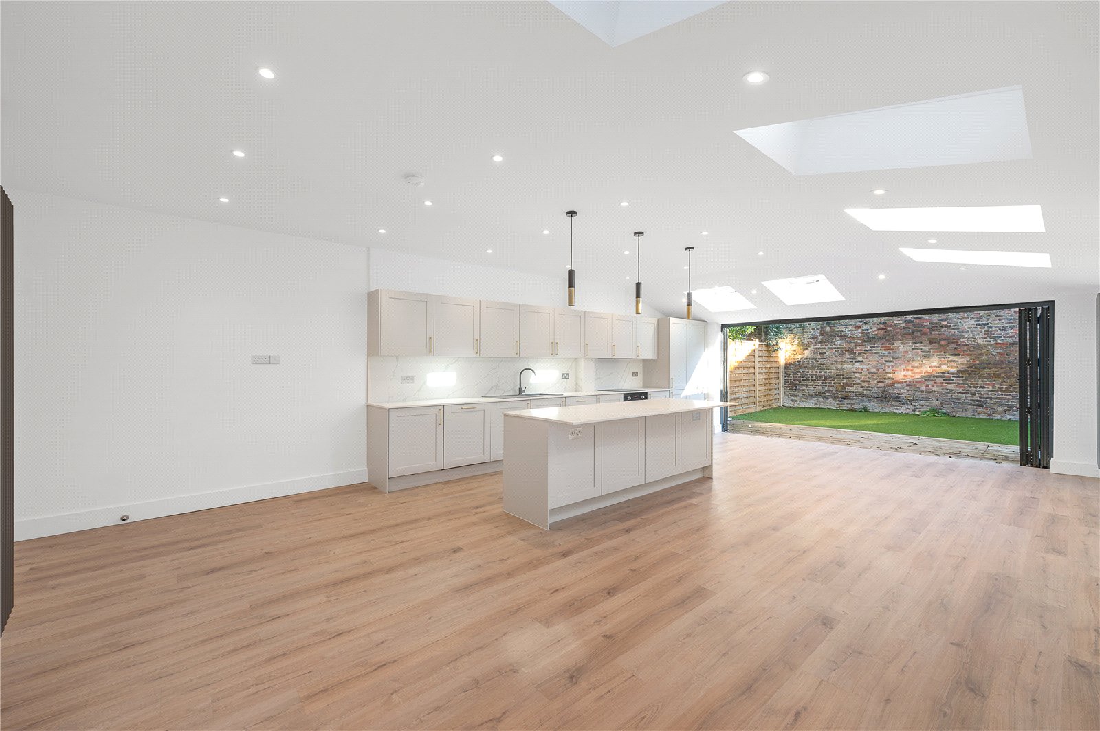5 bedroom terraced house for sale 0
