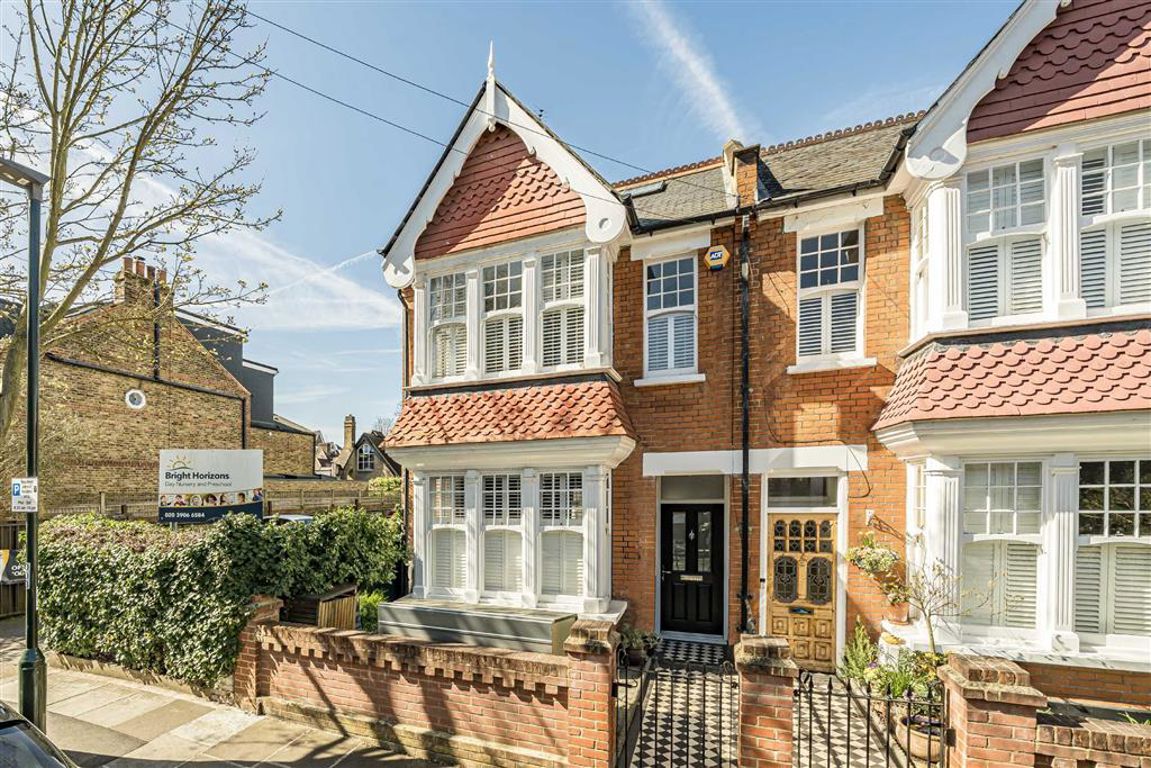 5 bedroom property for sale 0