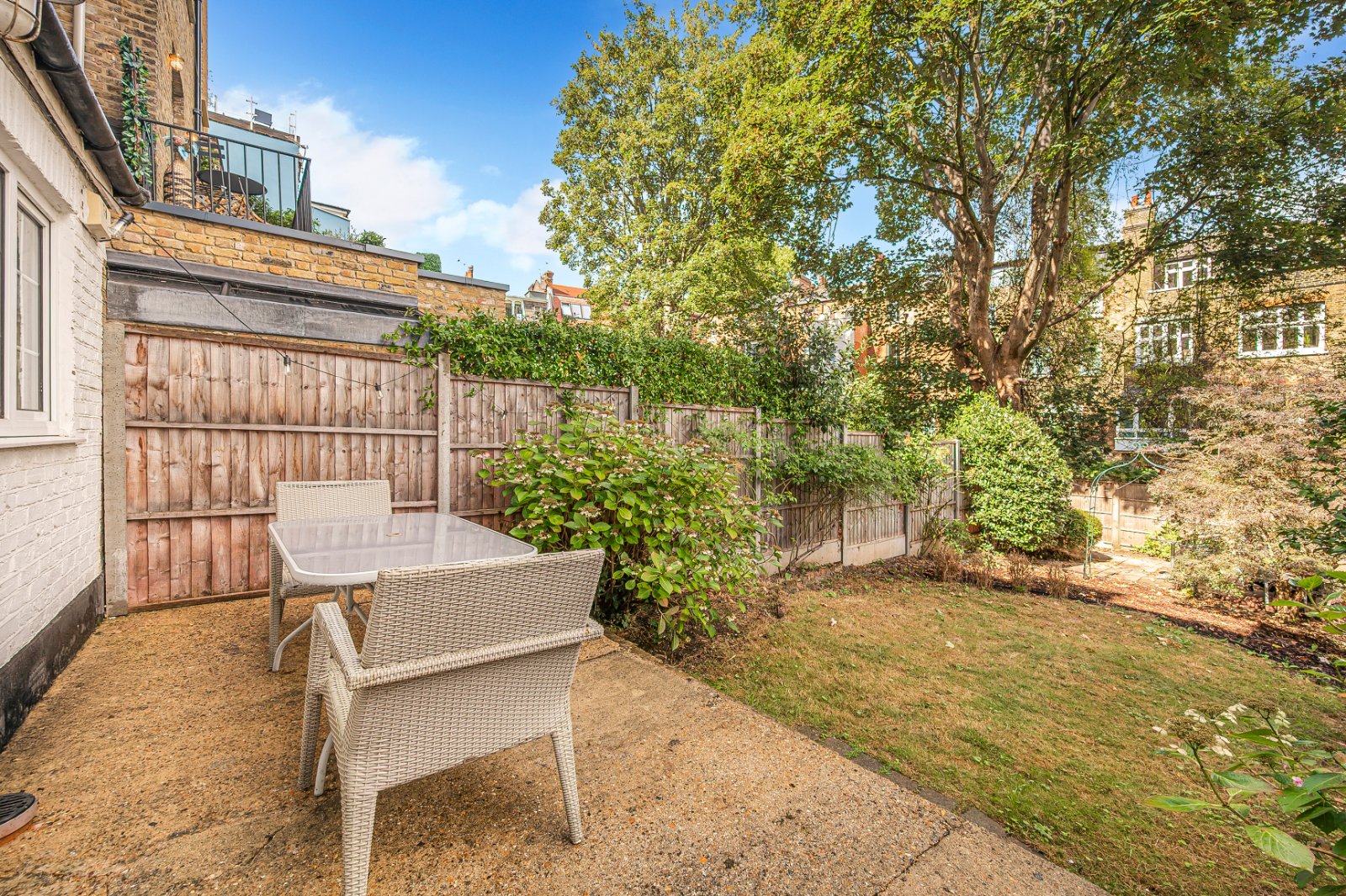 2 bedroom flat for sale 0